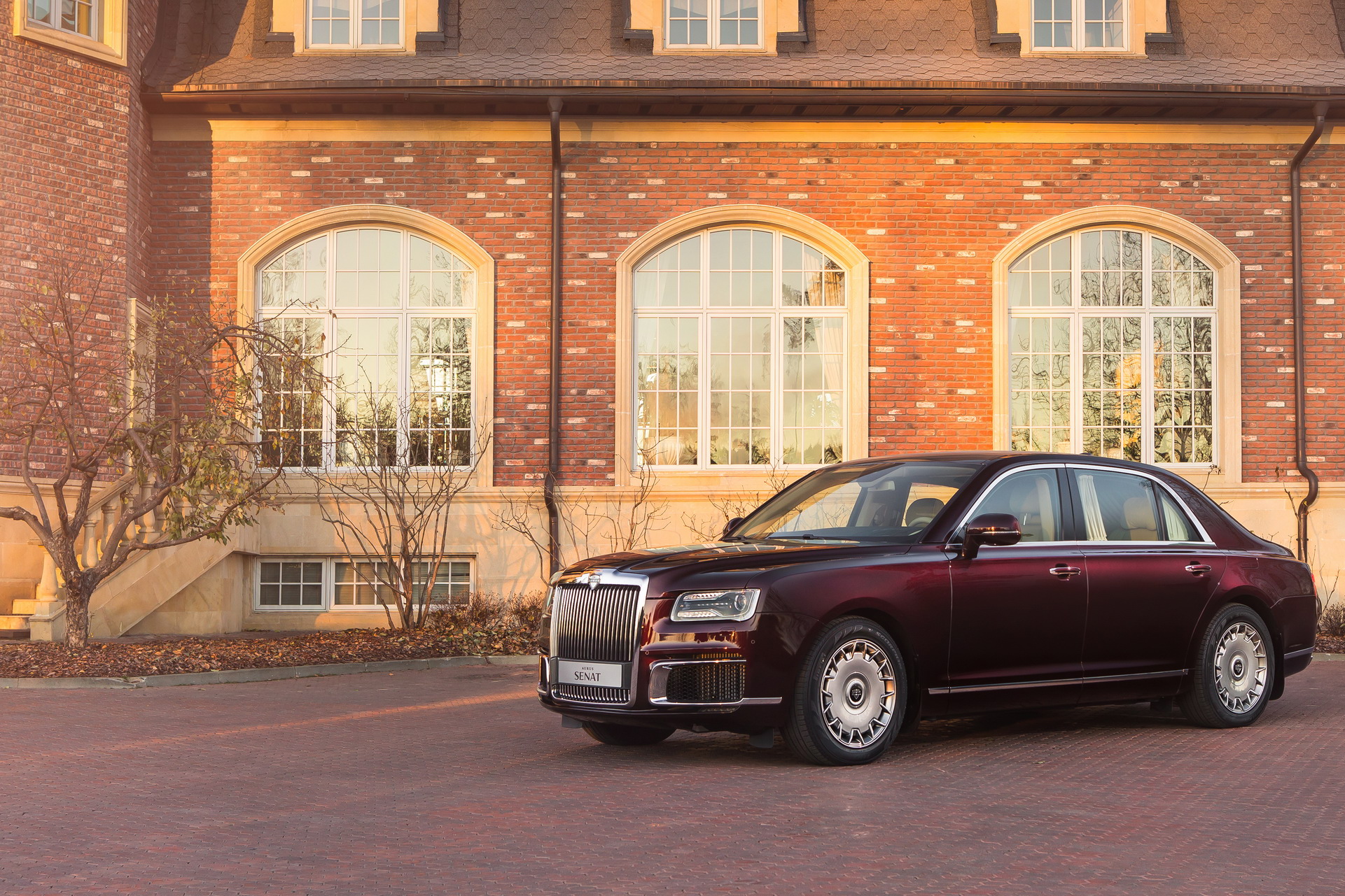 Aurus 8 Aurus Senat: Putin’s Limo Maker Makes European Debut With Sedan And Limo