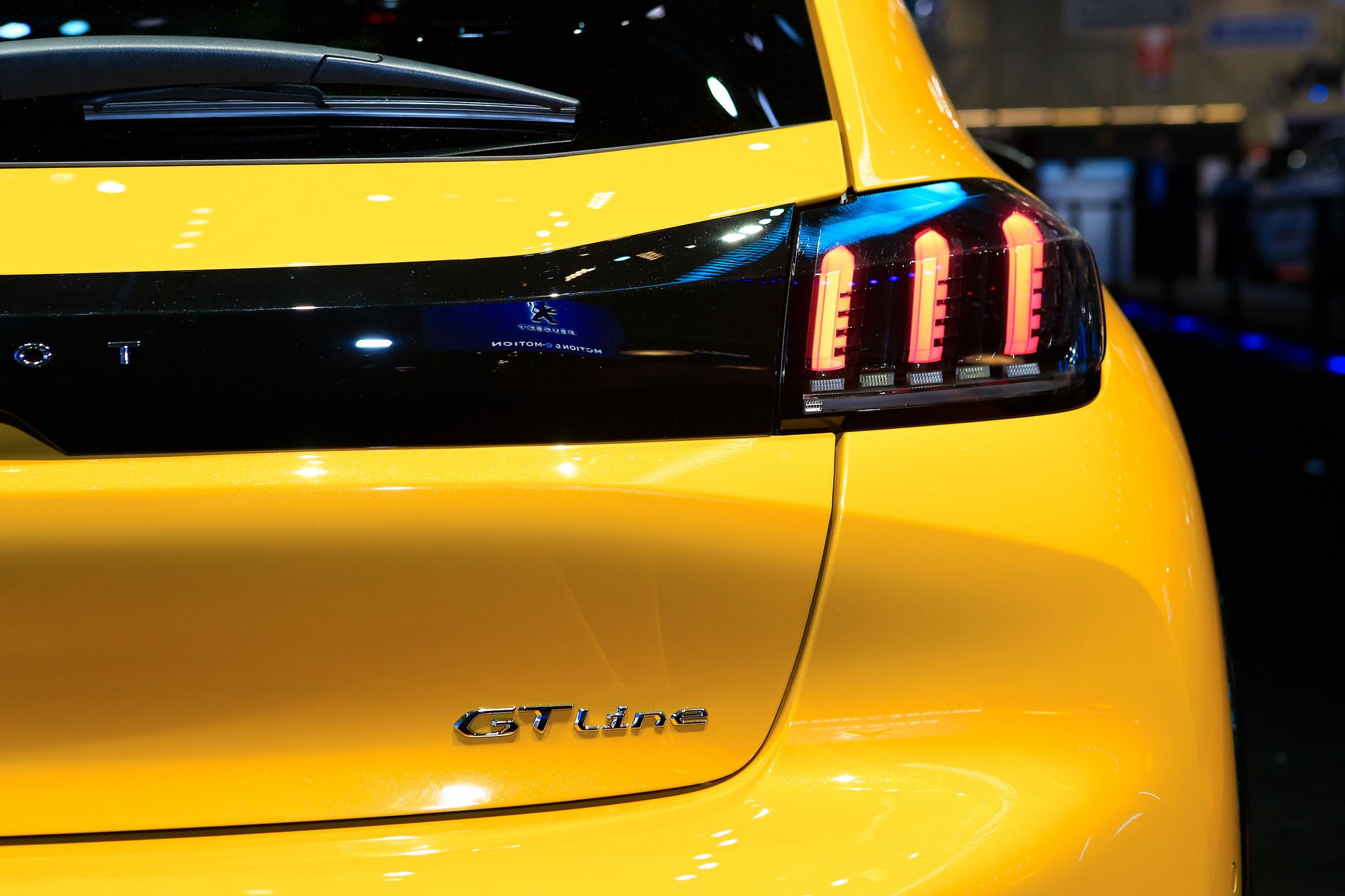 Peugeot-208-Geneva-13 New Peugeot 208 Is A Supermini With Sex Appeal