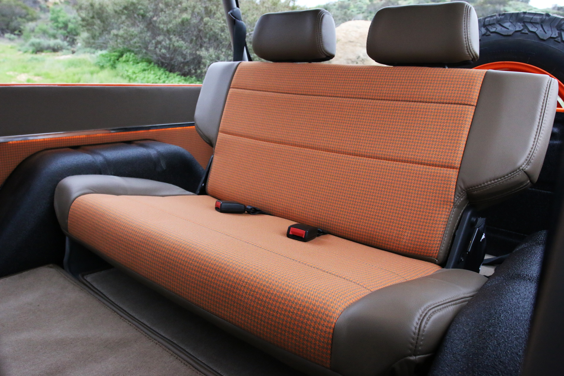 Ford_Bronco_ICON_Old_School_21 Want A Fresh ICON Ford Bronco But Can’t Wait For 2 Years? Here’s Your Chance