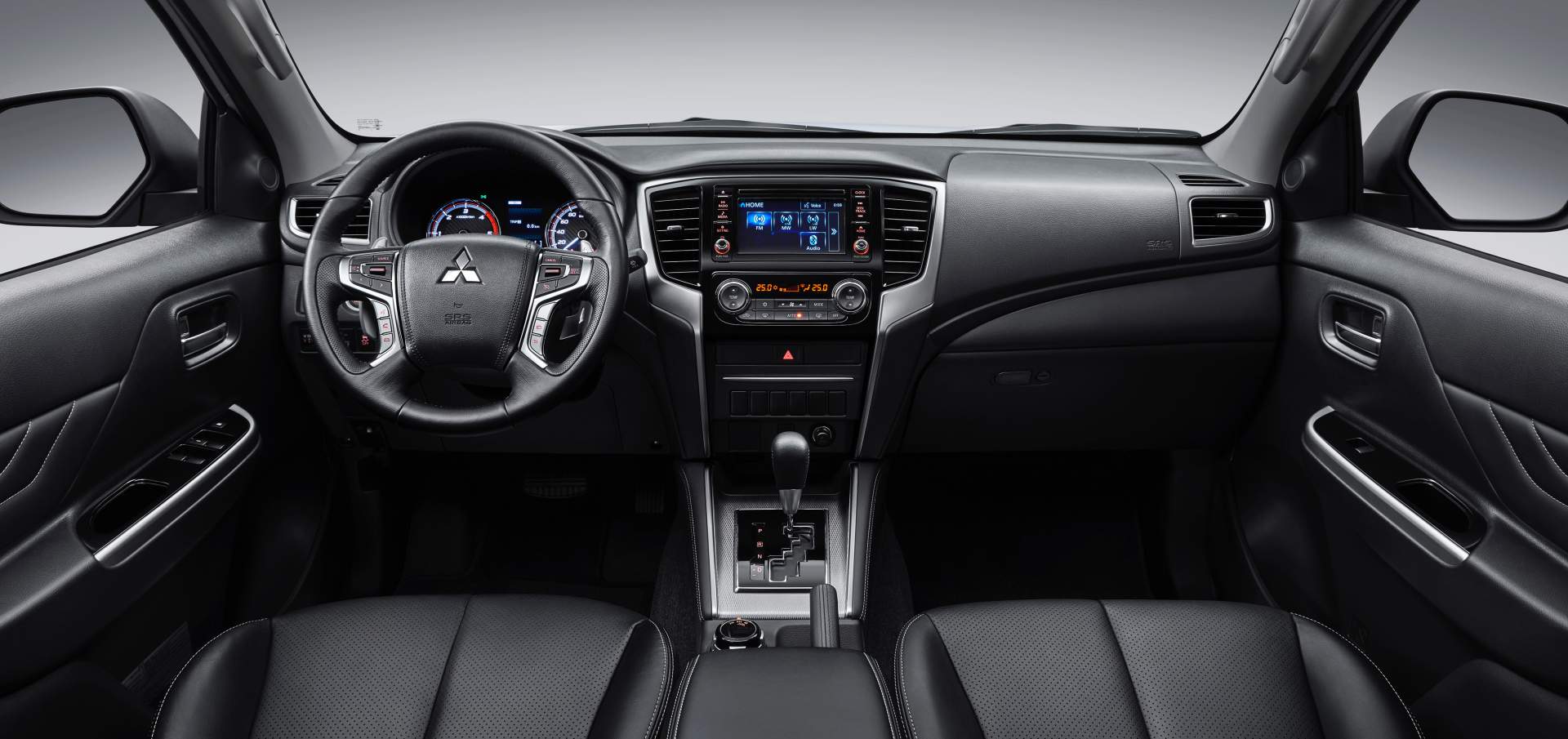 Mitsubishi L200 facelift show car 1 Europe’s 2019 Mitsubishi L200 Adopts New Family Face, 2.2L Turbo Diesel