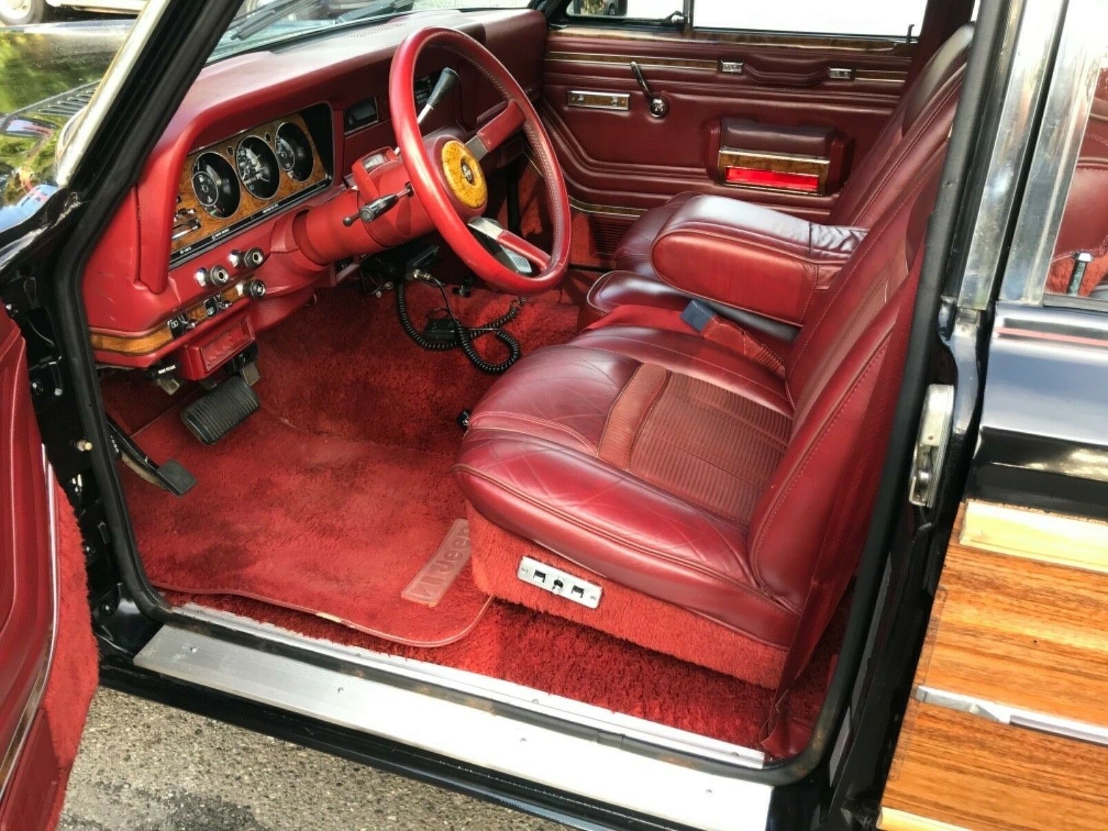 Jeep-Grand-Wagoneer-12 Get Your Wood On With This Barn-Stored 1985 Jeep Grand Wagoneer
