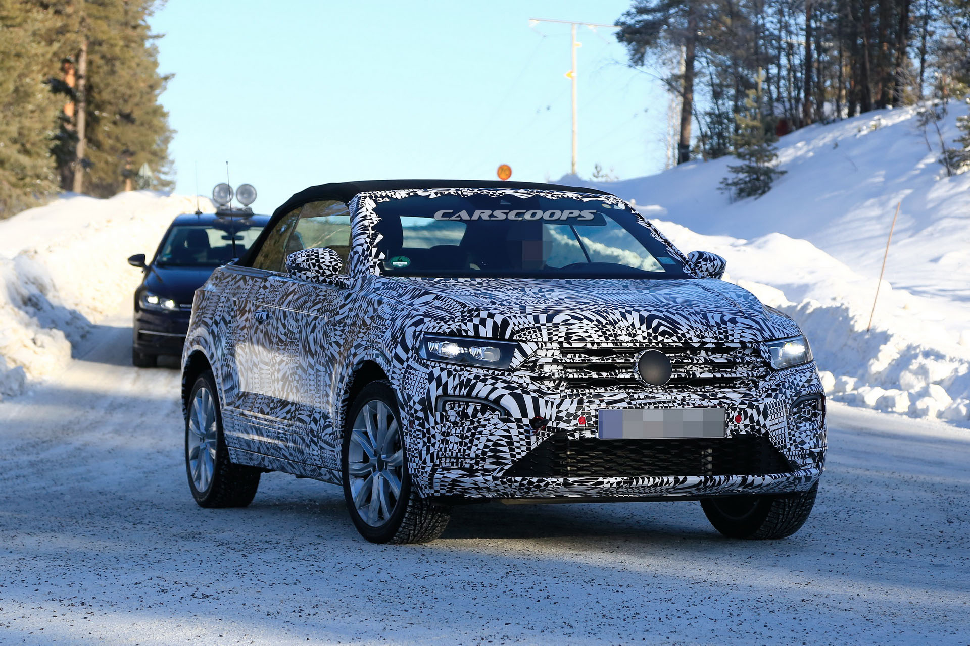 VW-T-Roc-Convertible-Scoop-03 2020 VW T-Roc Convertible Is Nearly Ready For Its Debut
