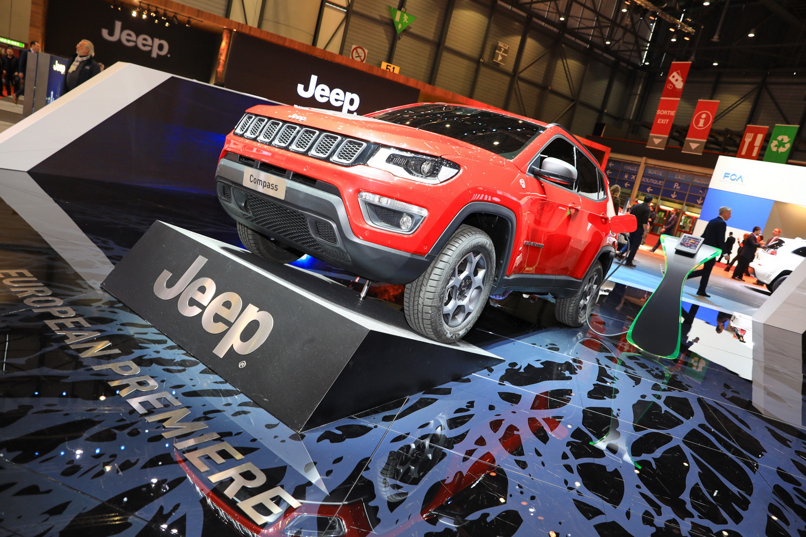 2019 jeep renegade compass phev geneva show 3 New Jeep Renegade And Compass Plug-In Hybrids With Up To 237HP