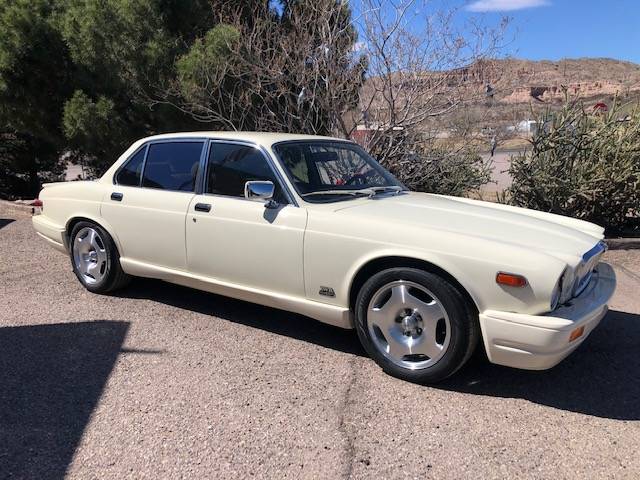 Jaguar-XJ12-TWR-1 Limited-Edition 1986 Jaguar XJ12 TWR Is One Way To Make An Impression