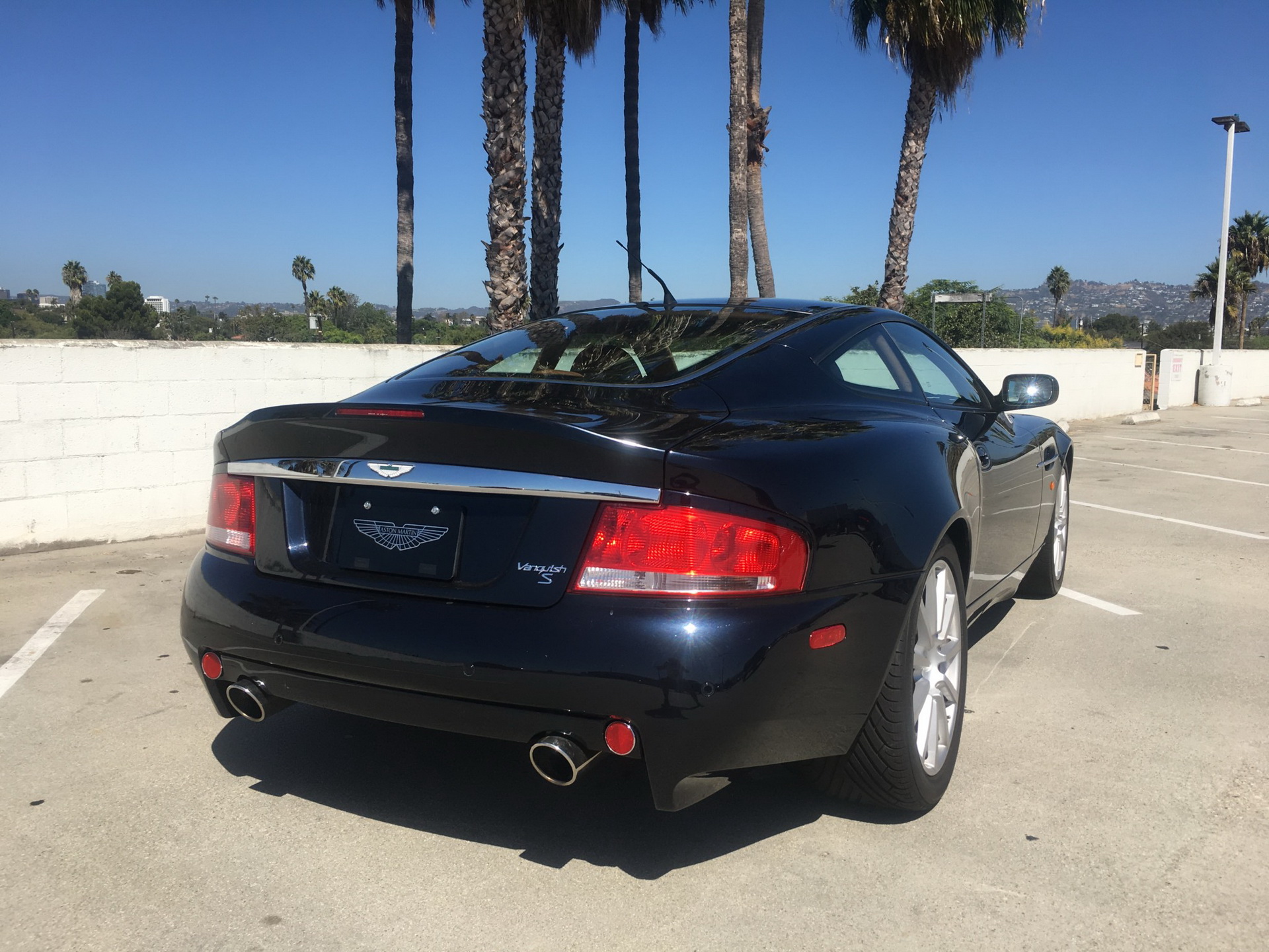 2006 aston martin vanquish s bat auction 27 2006 Aston Martin Vanquish S Rocks BMW Carbon Black Paint