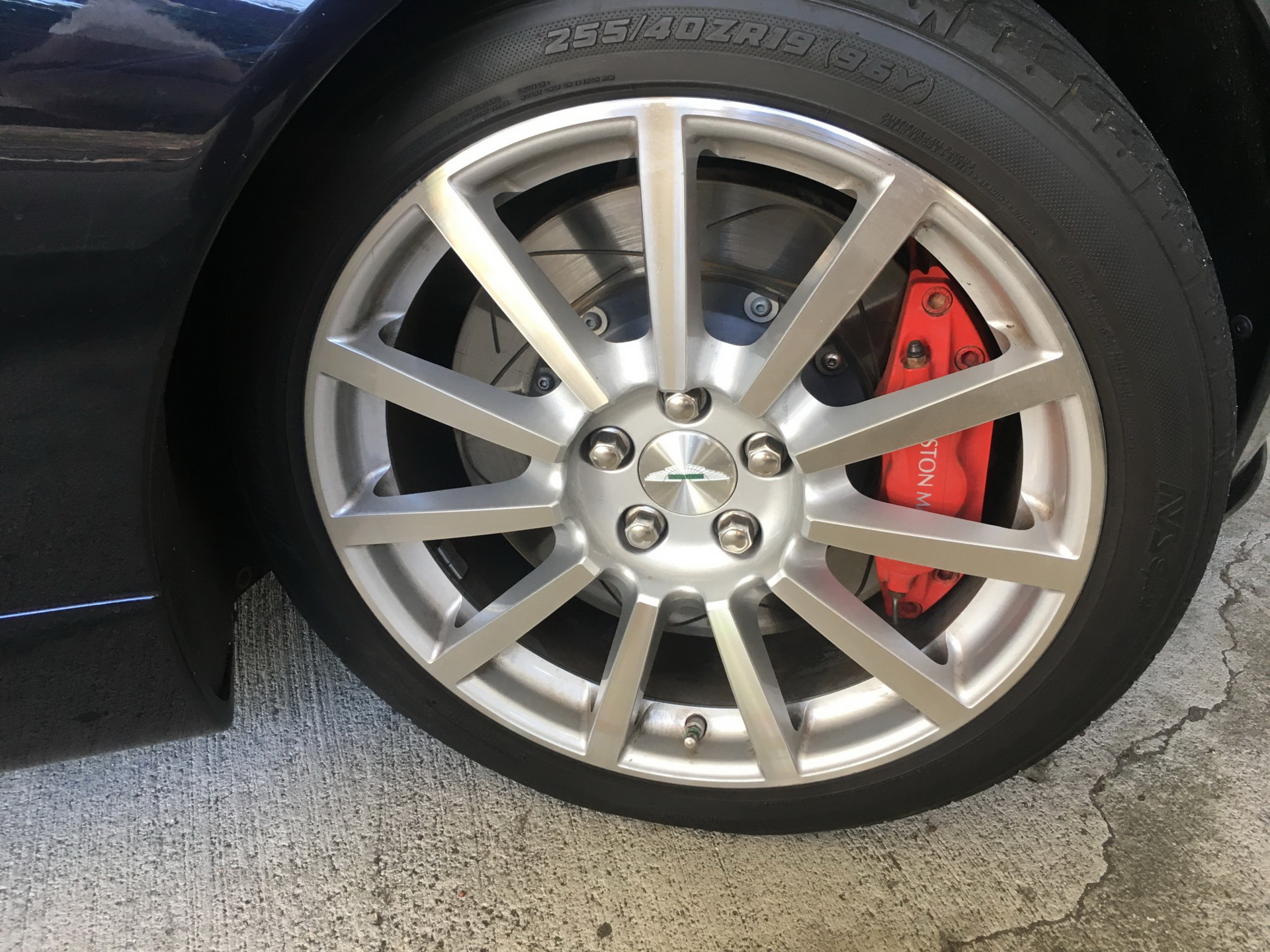 2006 aston martin vanquish s bat auction 38 2006 Aston Martin Vanquish S Rocks BMW Carbon Black Paint