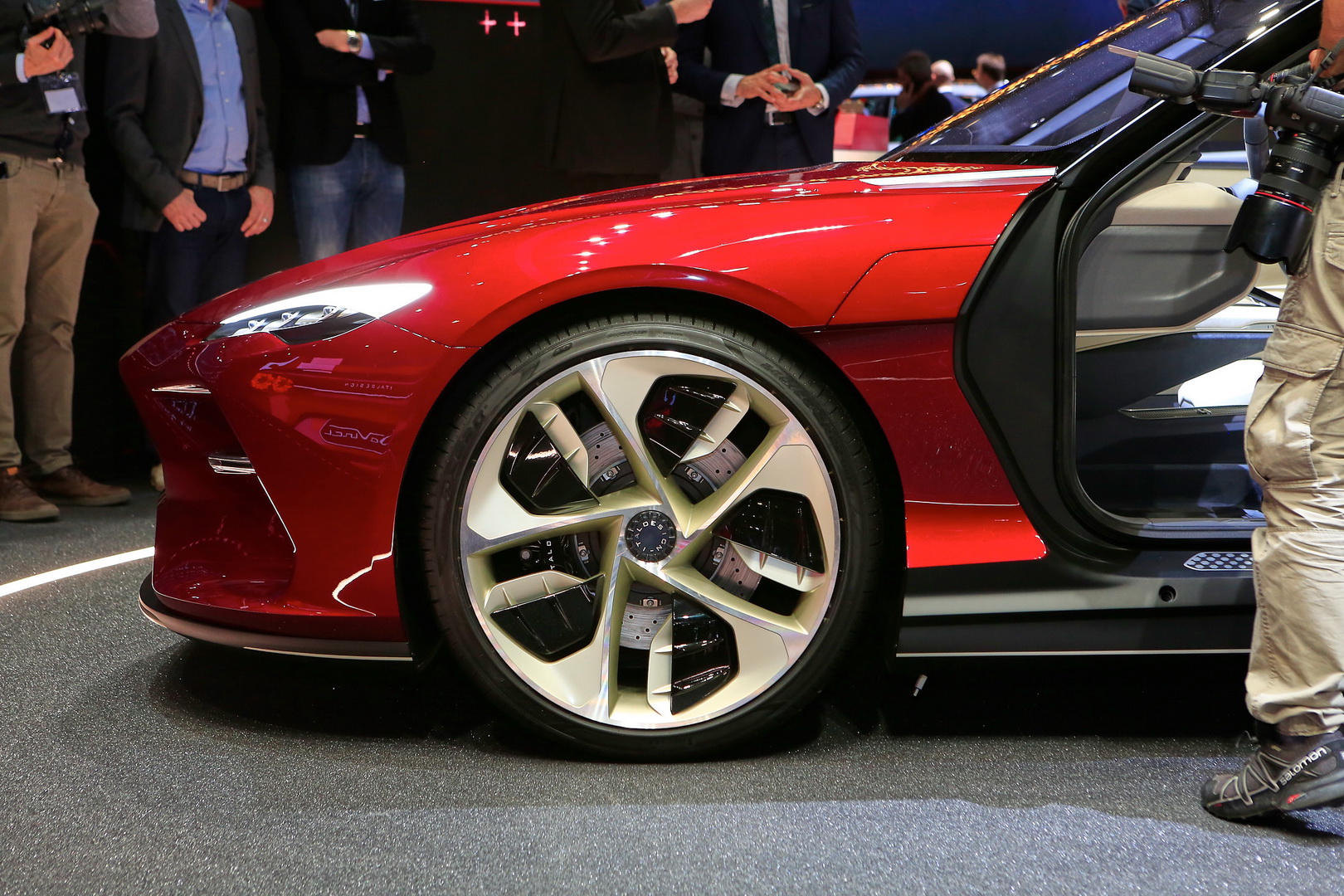 italdesign davinci concept geneva 2 New Italdesign Concept Pays Homage To Leonardo DaVinci