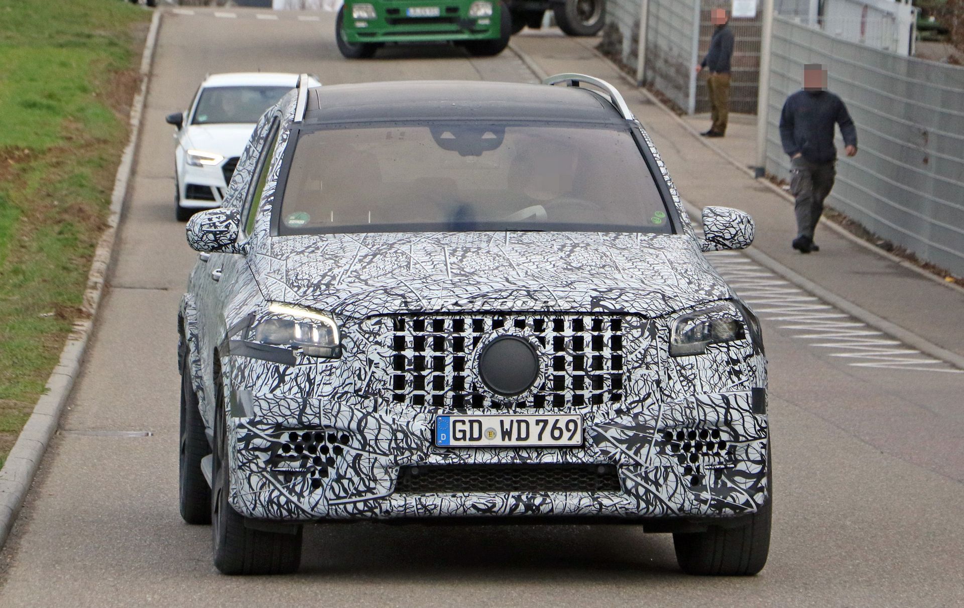 Mercedes-AMG-GLS-63-2 2020 Mercedes-AMG GLS 63 Starts Taking Its Camouflage Off