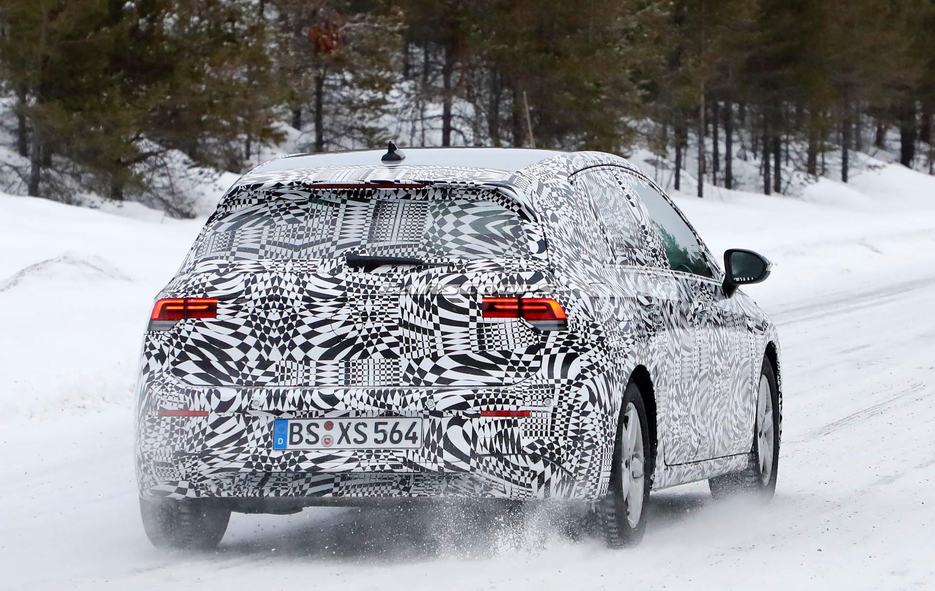 2020 VW Golf spy shots 16 2020 VW Golf Mk8 Insists On Camo Despite Being Caught Completely Undisguised