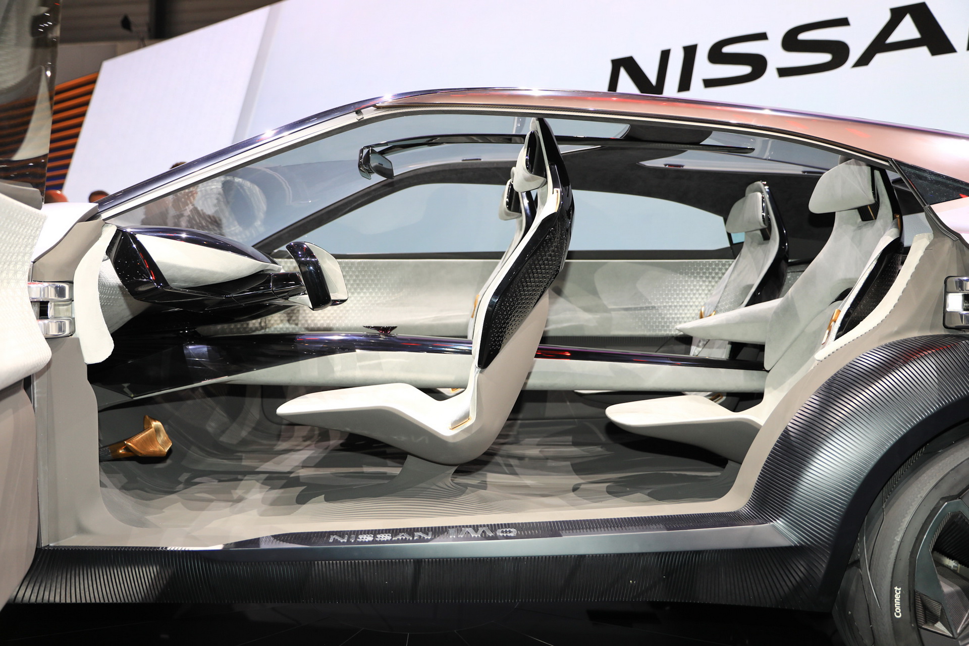 nissan unveils imq concept geneva 4 Nissan IMQ Concept Gives Us A Glimpse Of Its Future Crossovers