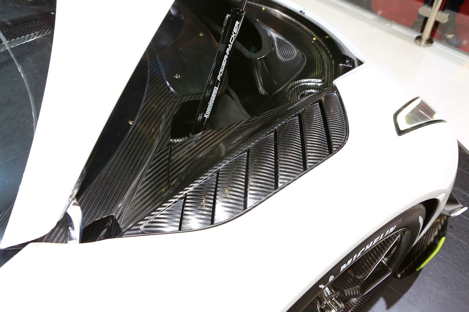 Koenigsegg-Jesko-24 Koenigsegg Stuns The World With New 300MPH Jesko Hypercar