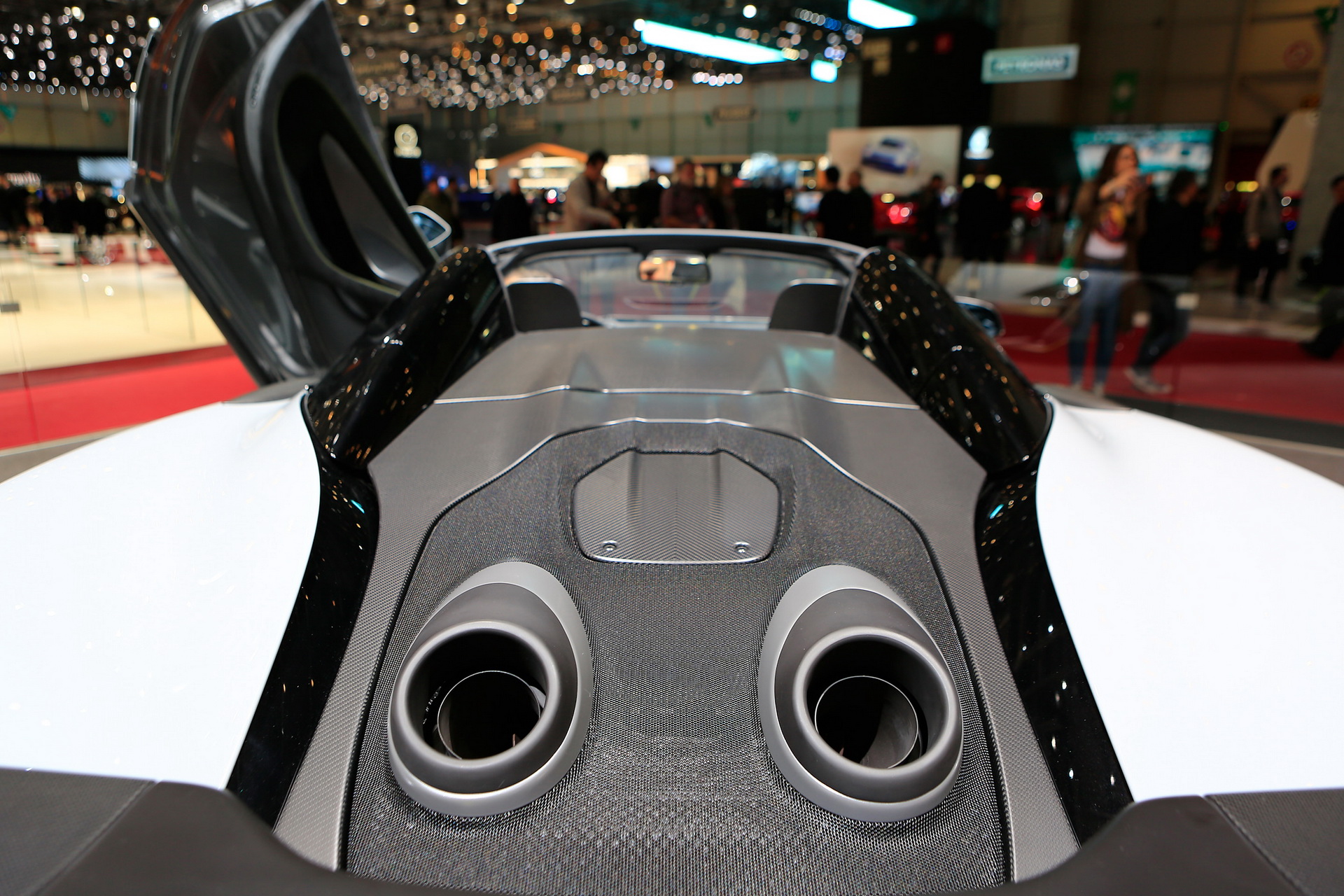 mclaren 600lt spider geneva livepics 15 McLaren 600LT Spider Might Be Geneva’s Most Fun-To-Drive Supercar