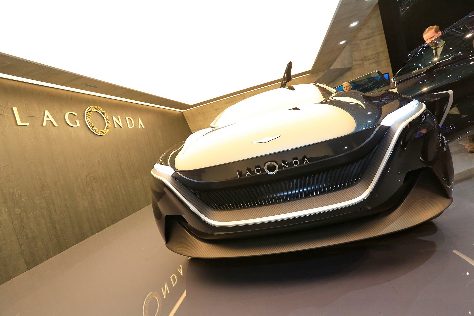 Lagonda SUV 3 Lagonda All-Terrain Electric SUV Concept Is A Photographer’s Nightmare