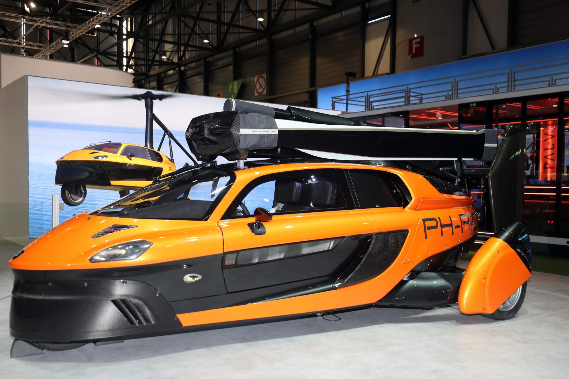 PAL-V Liberty Pioneer Edition 3 PAL-V Liberty Pioneer Edition Flying Car Will Set You Back $599,000