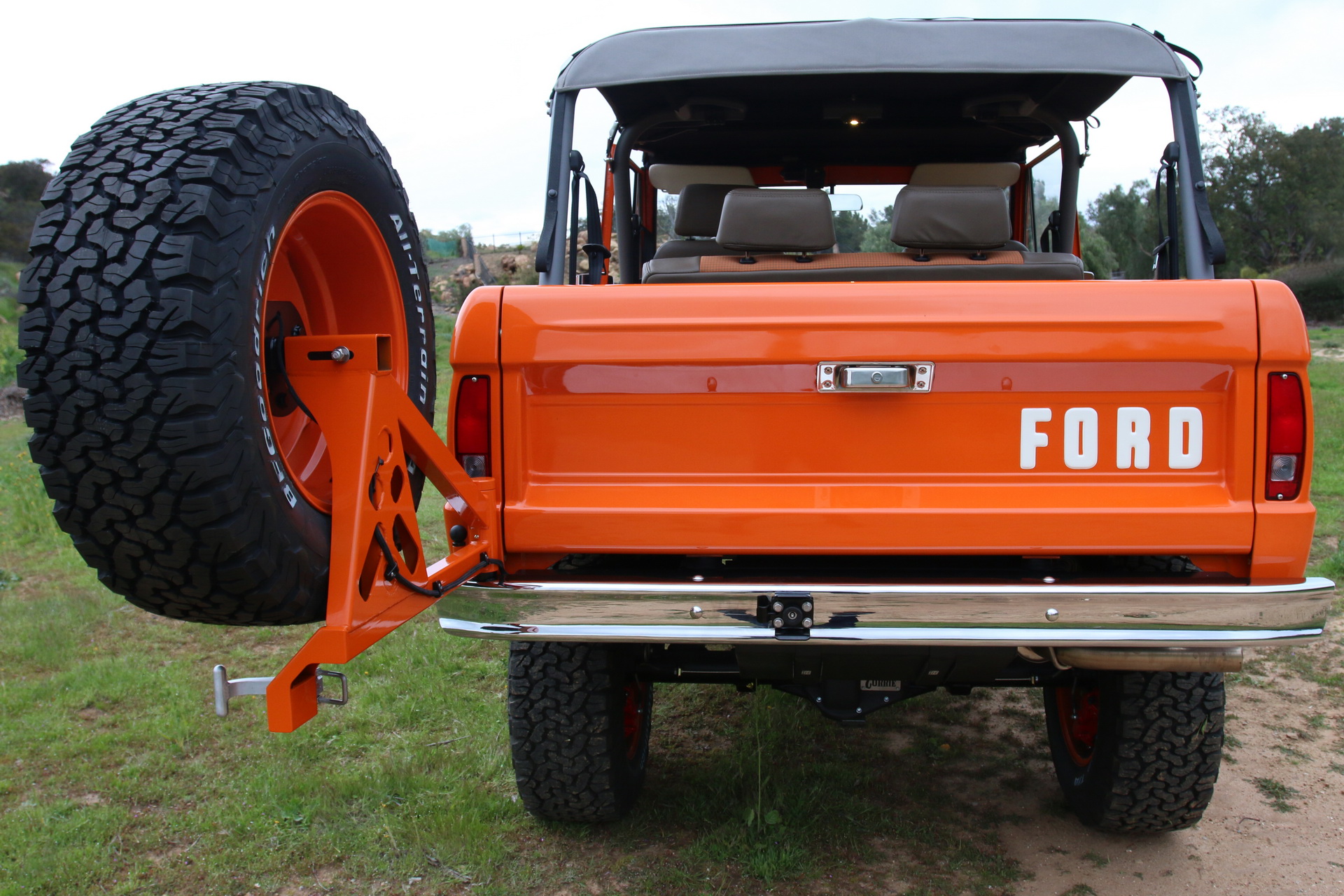 Ford_Bronco_ICON_Old_School_04 Want A Fresh ICON Ford Bronco But Can’t Wait For 2 Years? Here’s Your Chance