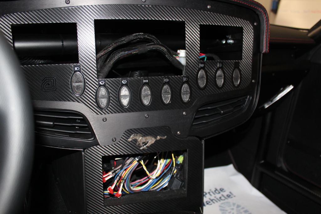 Ford-Mustang-Manticore-10 Custom 1969 Mustang Gets An Interior Straight From The Future – And 785 HP