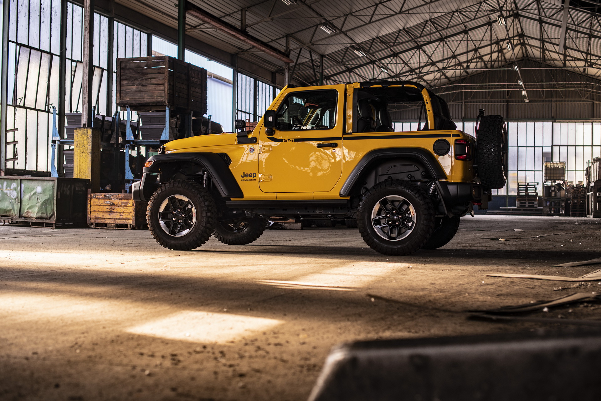 mopar jeep wrangler rubicon 1941 livepics 20 Jeep Wrangler Rubicon 1941 Can (Almost) Be Your Yellow Submarine