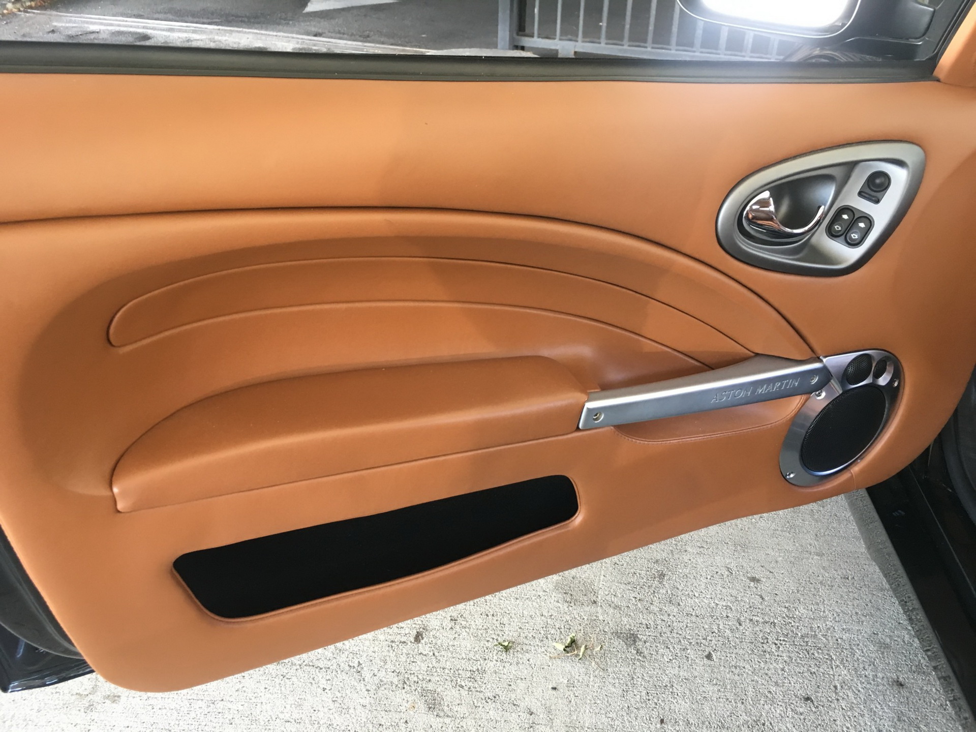 2006 aston martin vanquish s bat auction 51 2006 Aston Martin Vanquish S Rocks BMW Carbon Black Paint