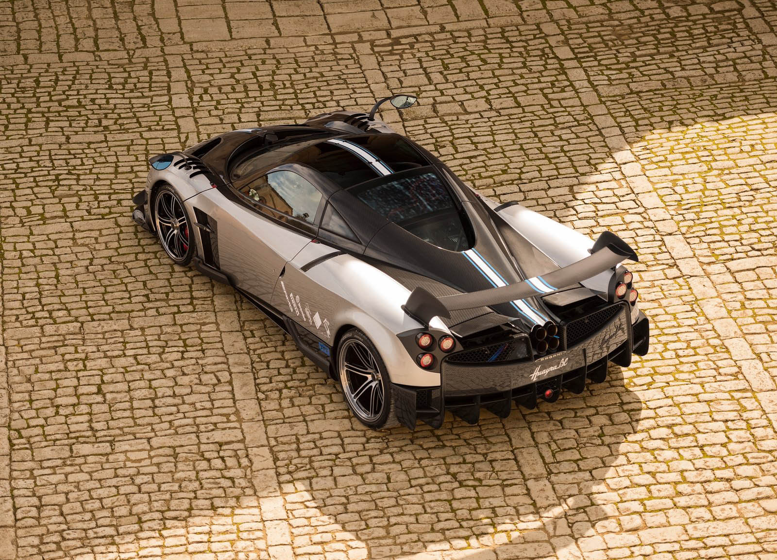 Pagani-Huayra-Successor-3 Pagani Huayra Successor Will Have AMG V12, Manual ‘Box – And An Electric Version