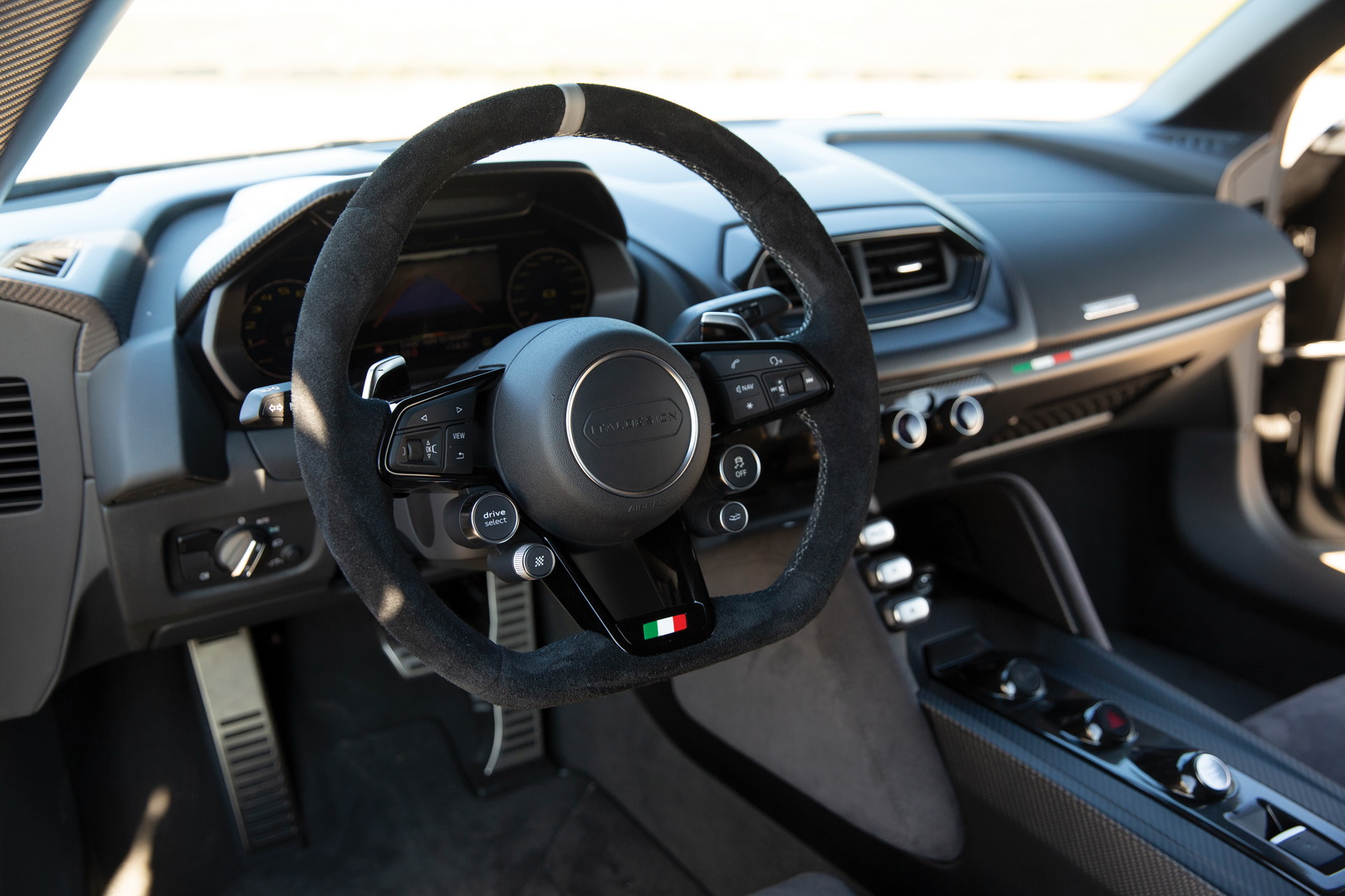 2018 italdesign zerouno 11 Why Not Add An Italdesign ZeroUno To Your Awesome Car Collection?