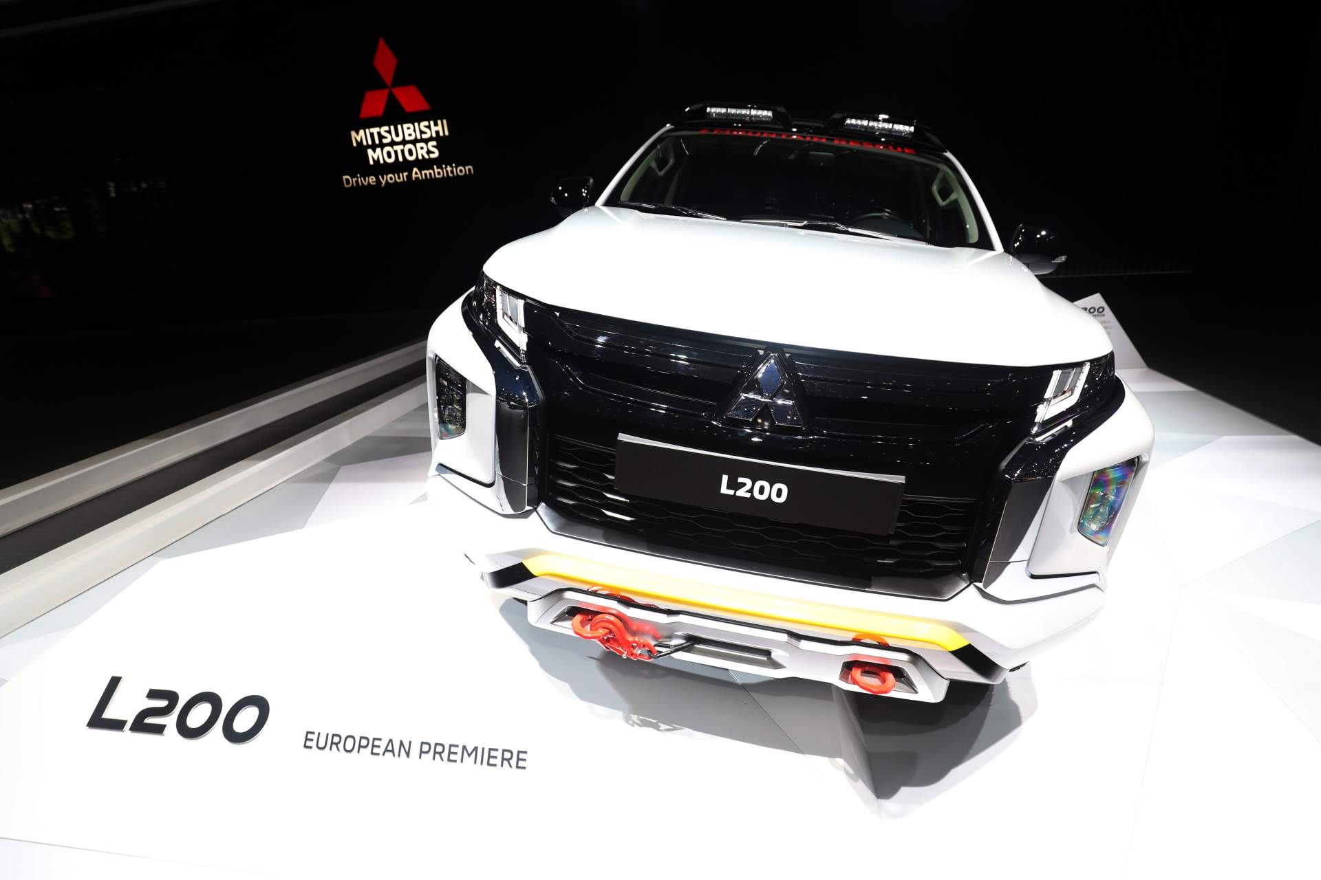 Mitsubishi L200 facelift Euro-spec at 2019 Geneva Motor Show 2 Europe’s 2019 Mitsubishi L200 Adopts New Family Face, 2.2L Turbo Diesel