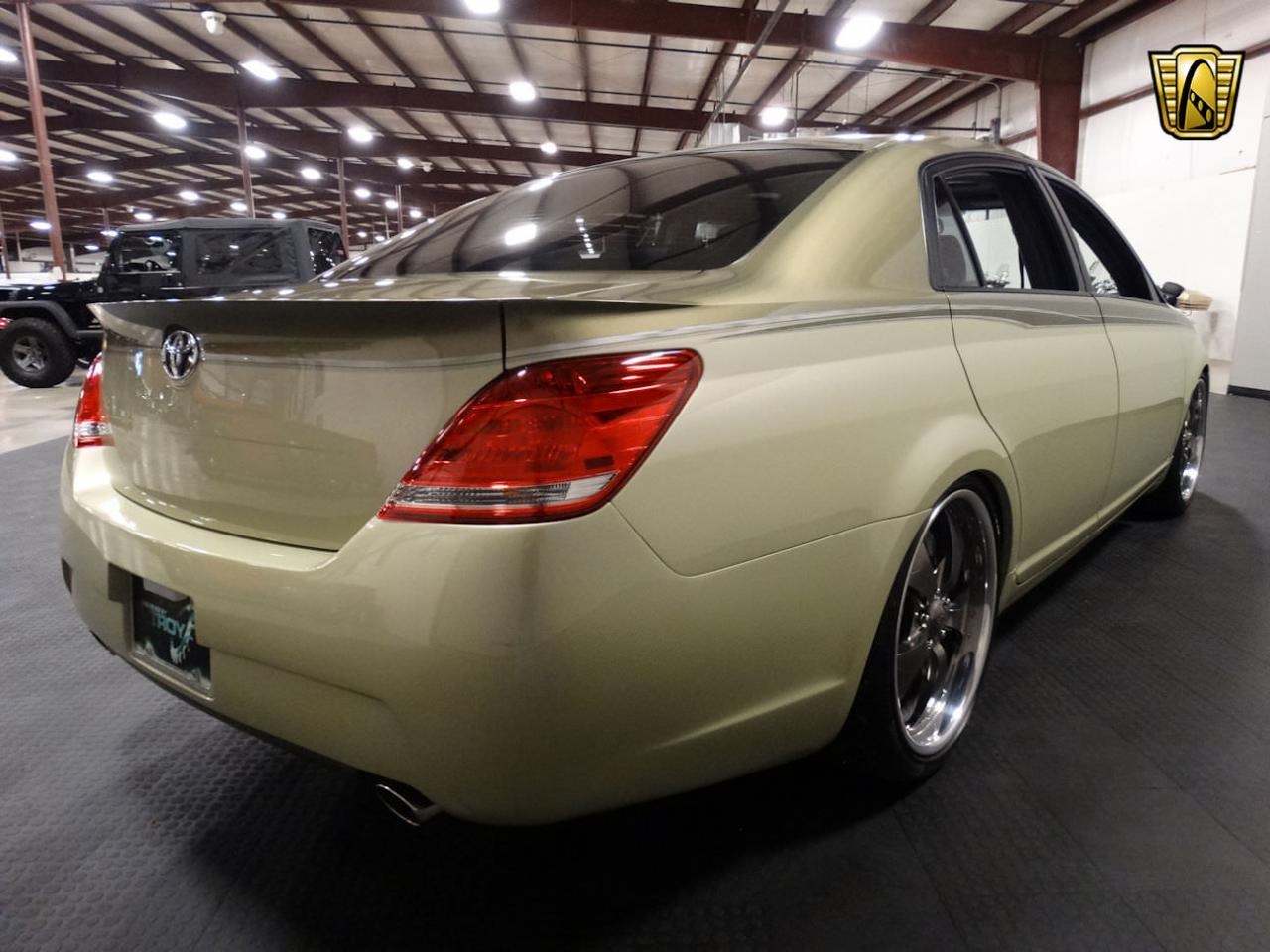 Toyota-Avalon-SEMA-6 This 2005 Toyota Avalon SEMA Concept Will Make Your Grandparents The Coolest Kids On The Block