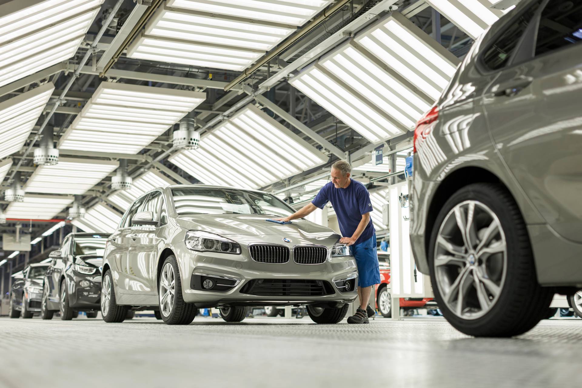 BMW 2 Series Active Tourer production 4 BMW Reportedly Interested In Buying Honda’s Swindon Plant To Increase UK Capacity