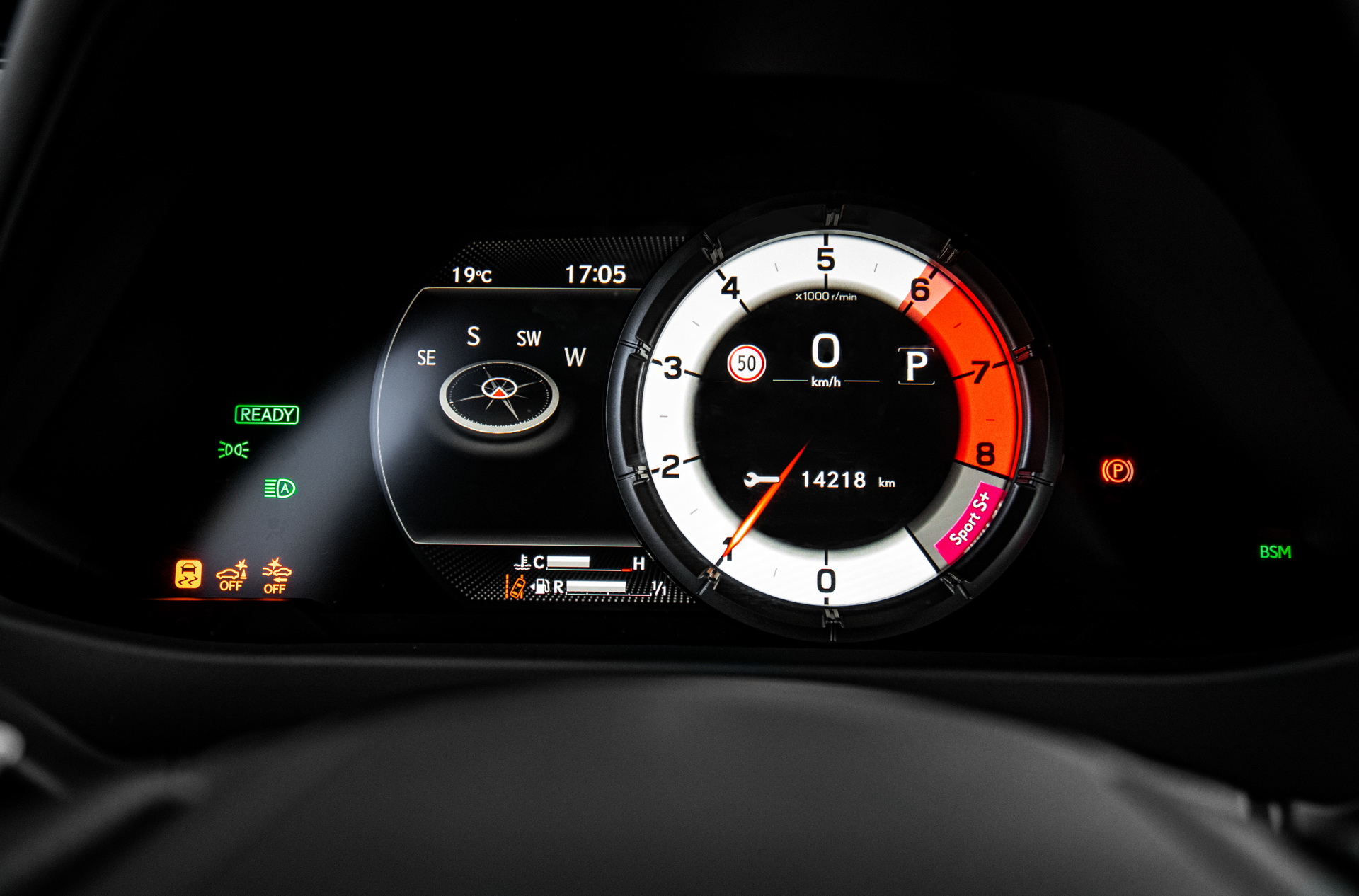 2019-lexus-ux-250h-45 Lexus Details Europe’s UX Subcompact SUV In Massive Gallery