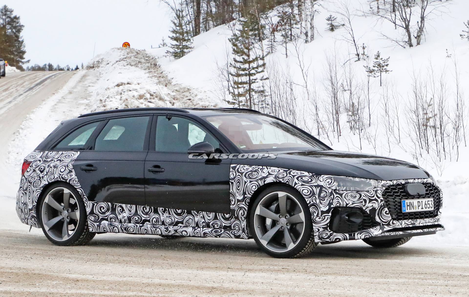 Audi RS4 Avant facelift spy shots 18 Facelifted Audi RS4 Avant Training To Become A Successful Sequel To A Classic