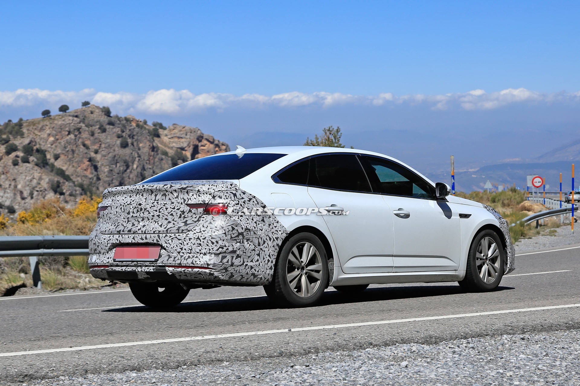 2020 Renault Talisman 10 (2) 2020 Renault Talisman Getting A Mild Mid-Life Makeover