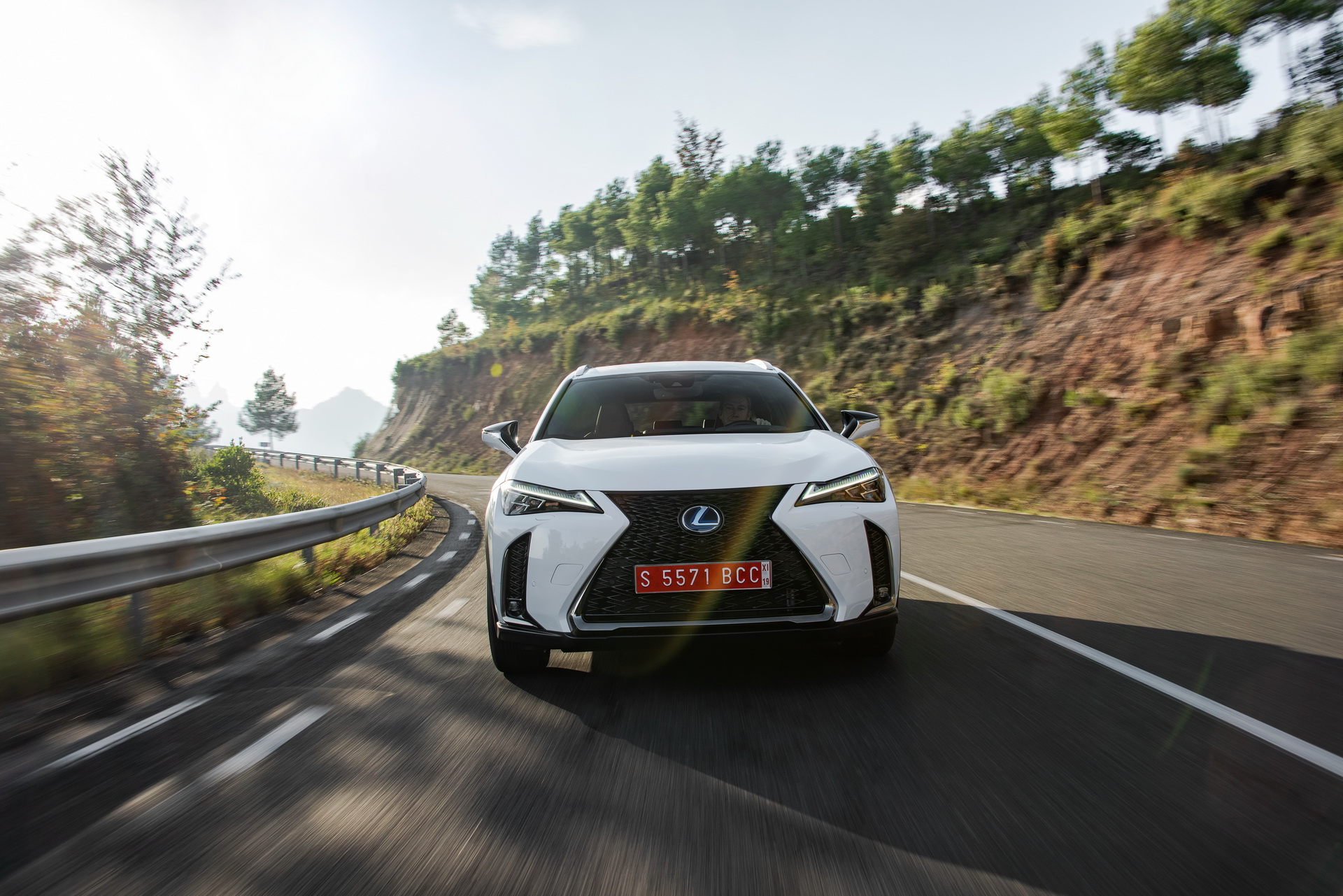 2019-lexus-ux-250h-29 Lexus Details Europe’s UX Subcompact SUV In Massive Gallery