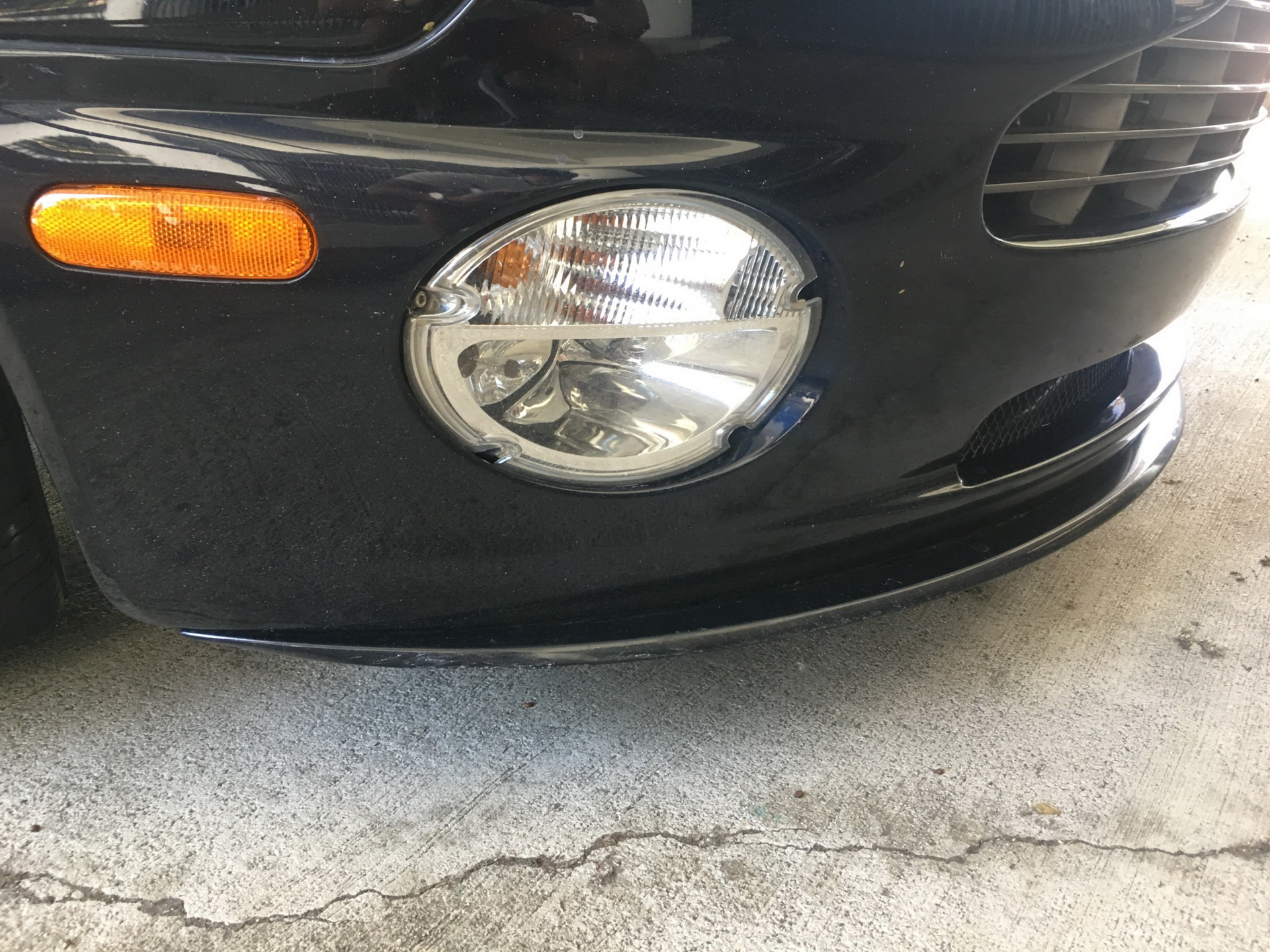 2006 aston martin vanquish s bat auction 43 2006 Aston Martin Vanquish S Rocks BMW Carbon Black Paint