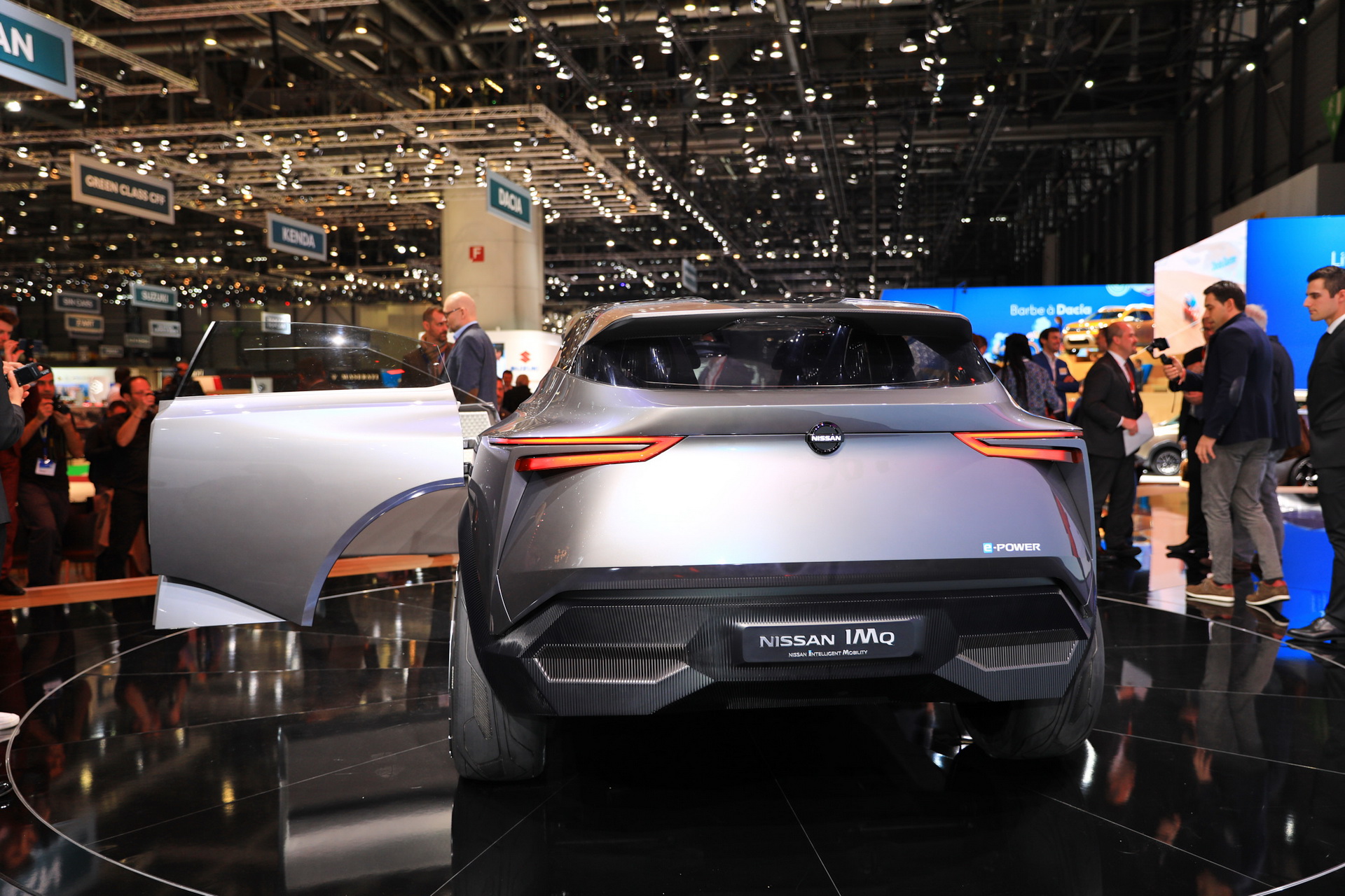 nissan unveils imq concept geneva 11 Nissan IMQ Concept Gives Us A Glimpse Of Its Future Crossovers