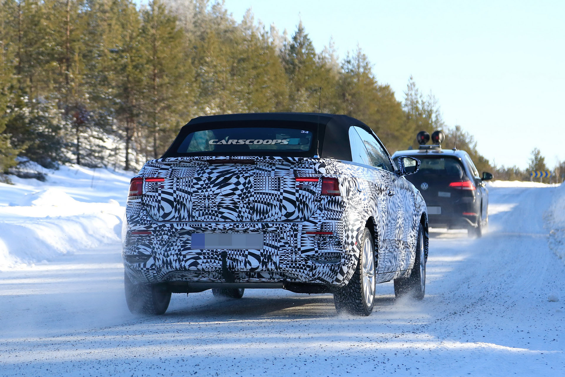 VW-T-Roc-Convertible-Scoop-10 2020 VW T-Roc Convertible Is Nearly Ready For Its Debut