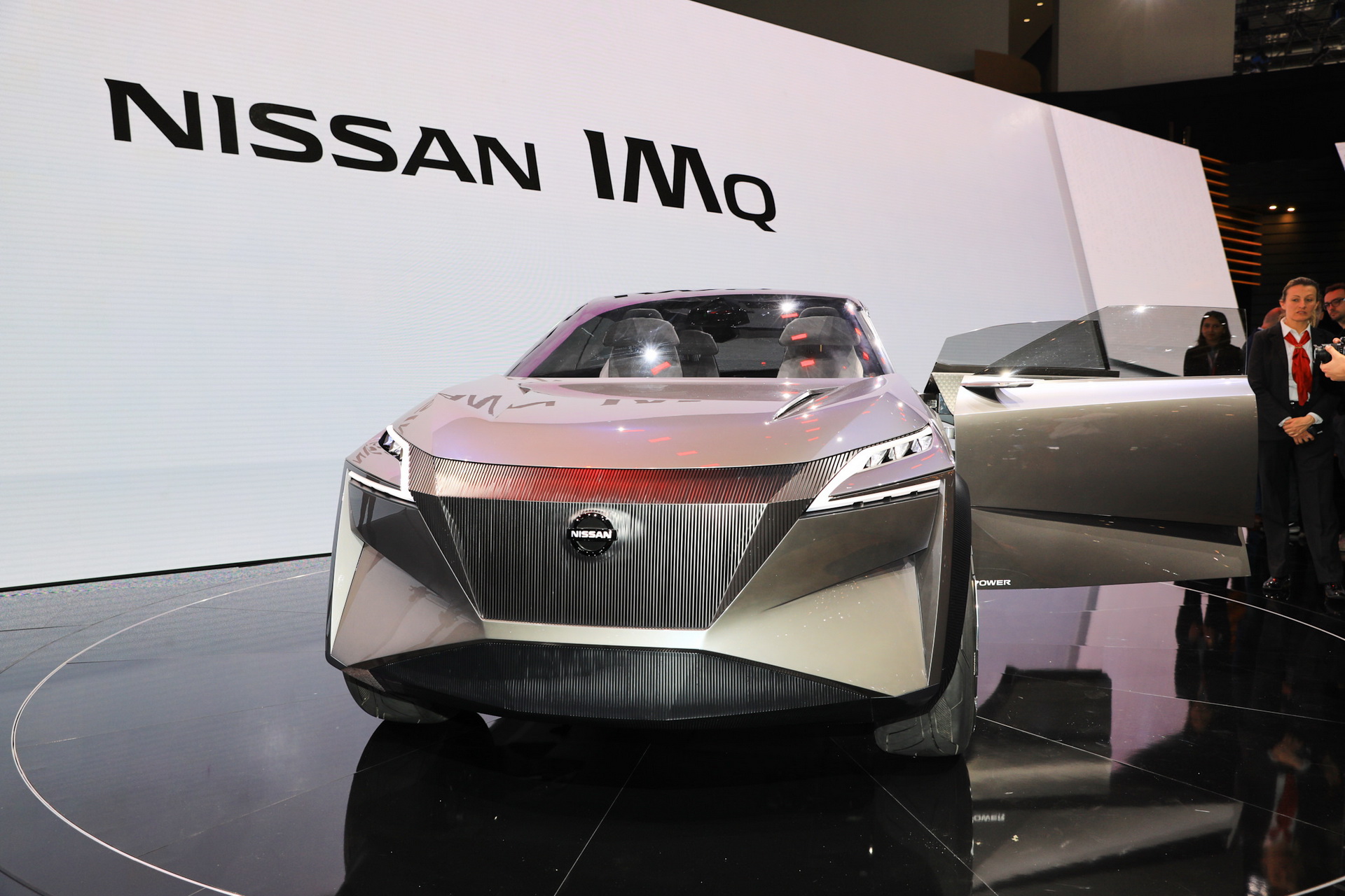 nissan unveils imq concept geneva 19 Nissan IMQ Concept Gives Us A Glimpse Of Its Future Crossovers