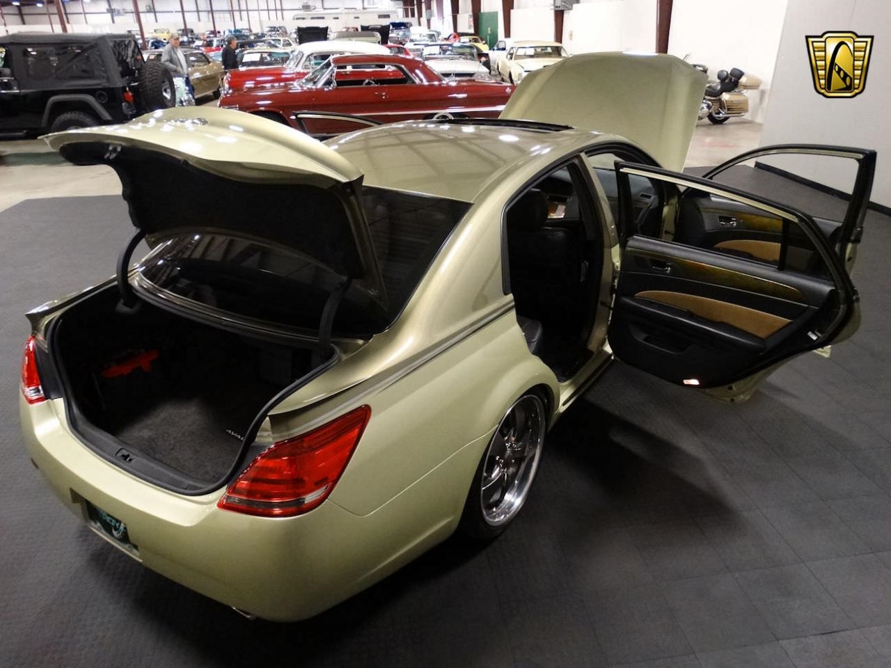 Toyota-Avalon-SEMA-21 This 2005 Toyota Avalon SEMA Concept Will Make Your Grandparents The Coolest Kids On The Block