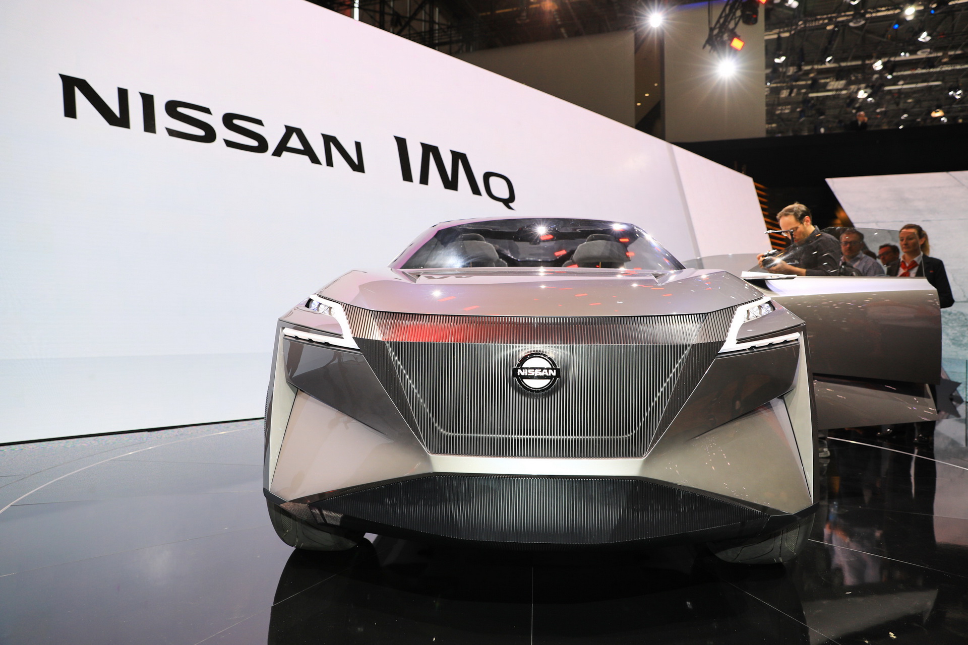 nissan unveils imq concept geneva 16 Nissan IMQ Concept Gives Us A Glimpse Of Its Future Crossovers
