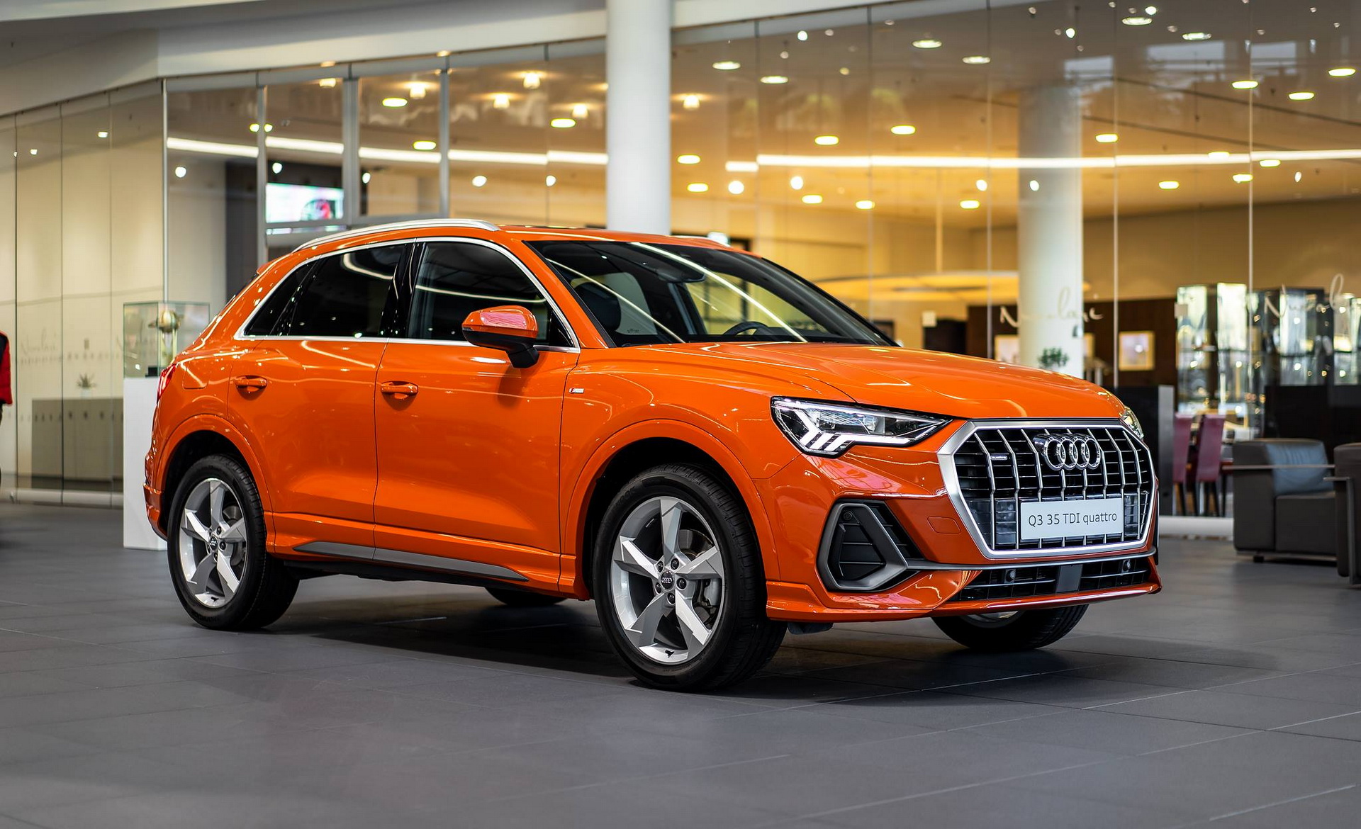 audi q3 pulse orange forum neckarsulm 1 Pulse Orange Audi Q3 Sports A Colorful Alcantara Interior