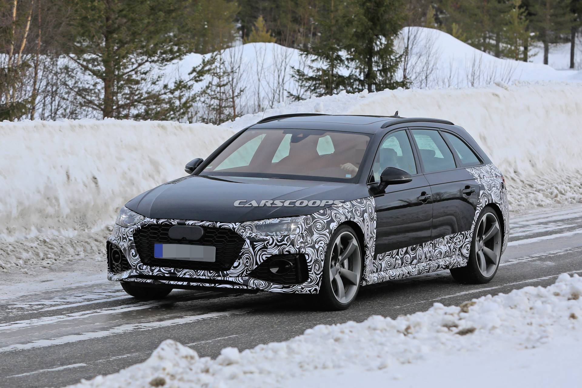 Audi RS4 Avant facelift spy shots 3 Facelifted Audi RS4 Avant Training To Become A Successful Sequel To A Classic