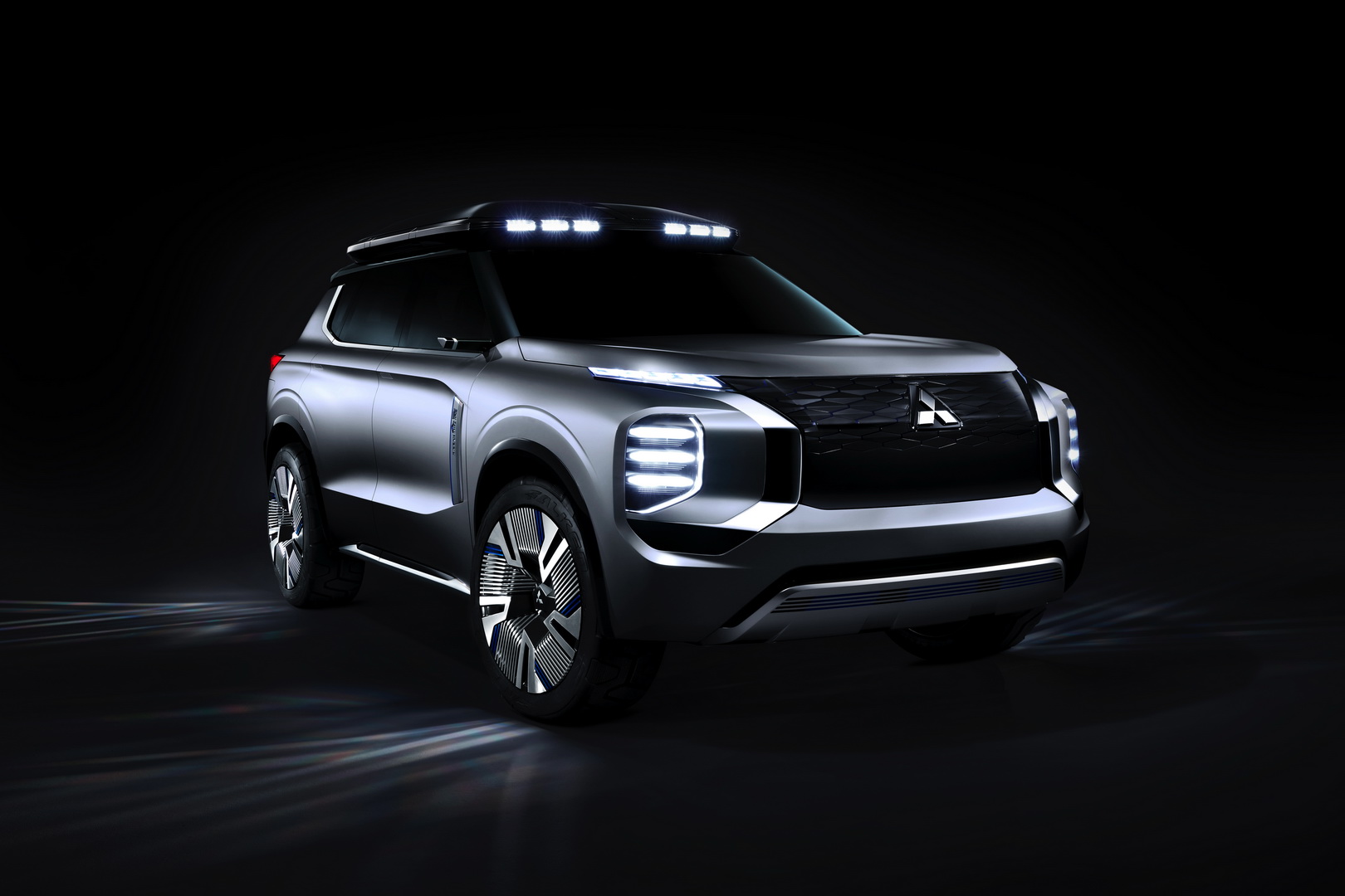 2019 mitsubishi engelberg concept 10 Mitsubishi Engelberg Concept Looks Like An Outlander From The Future (Live Pics)