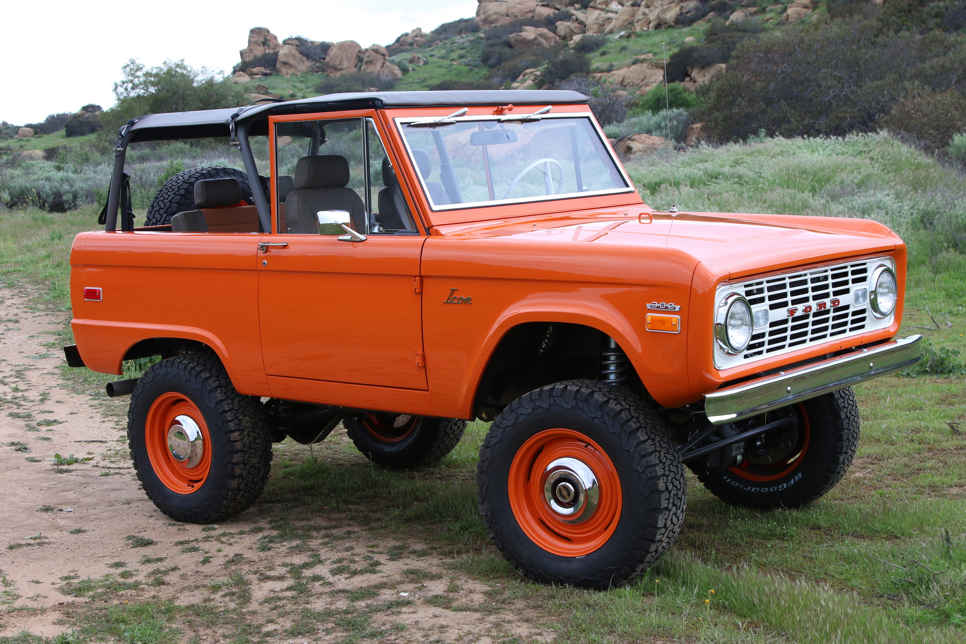 Ford_Bronco_ICON_Old_School_03 Want A Fresh ICON Ford Bronco But Can’t Wait For 2 Years? Here’s Your Chance