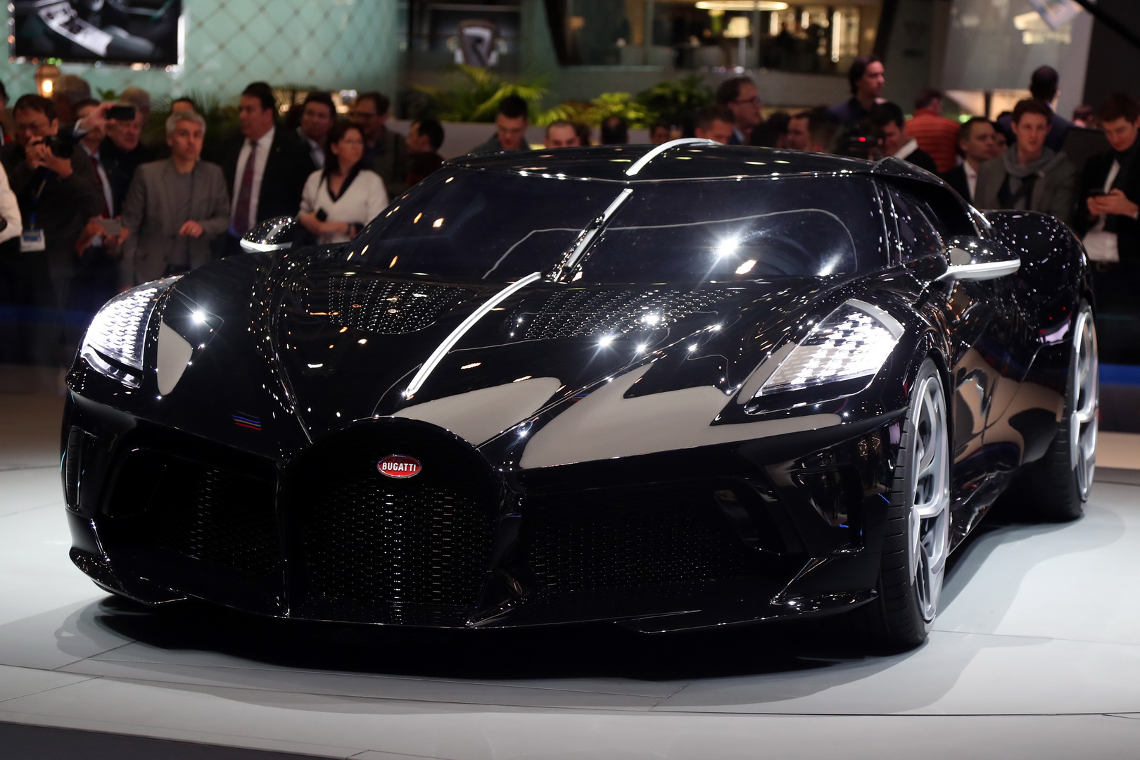 2019 bugatti la voiture noire live pics 8 Bugatti La Voiture Noire Is The World’s Most Expensive New Car At €16.7 Million