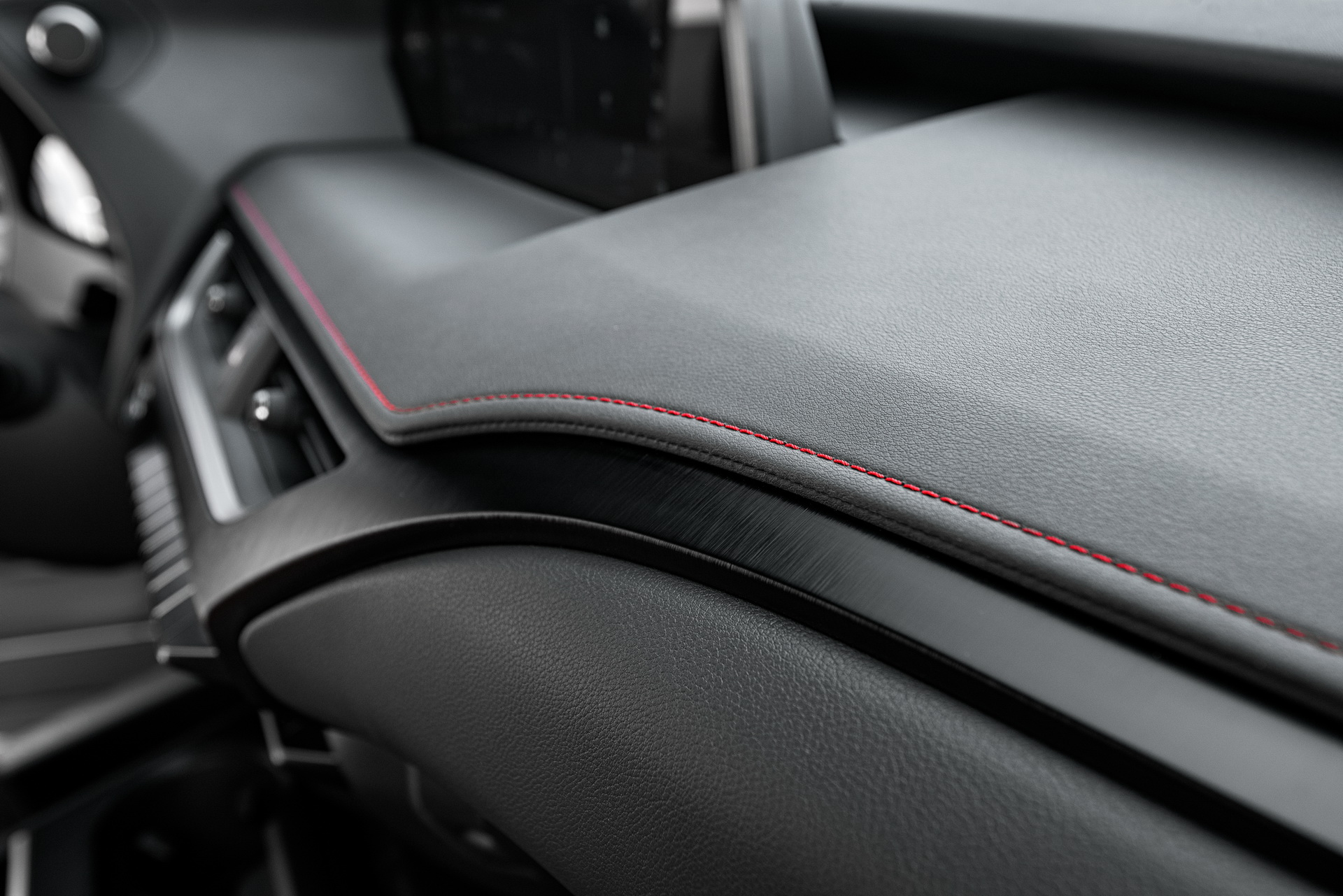 2019-lexus-ux-250h-36 Lexus Details Europe’s UX Subcompact SUV In Massive Gallery