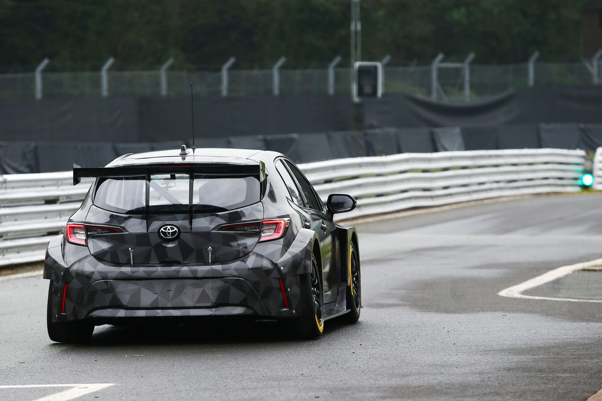 Toyota-BTCC-Corolla-Preseason-03 New Toyota Corolla Touring Race Car Makes Track Debut
