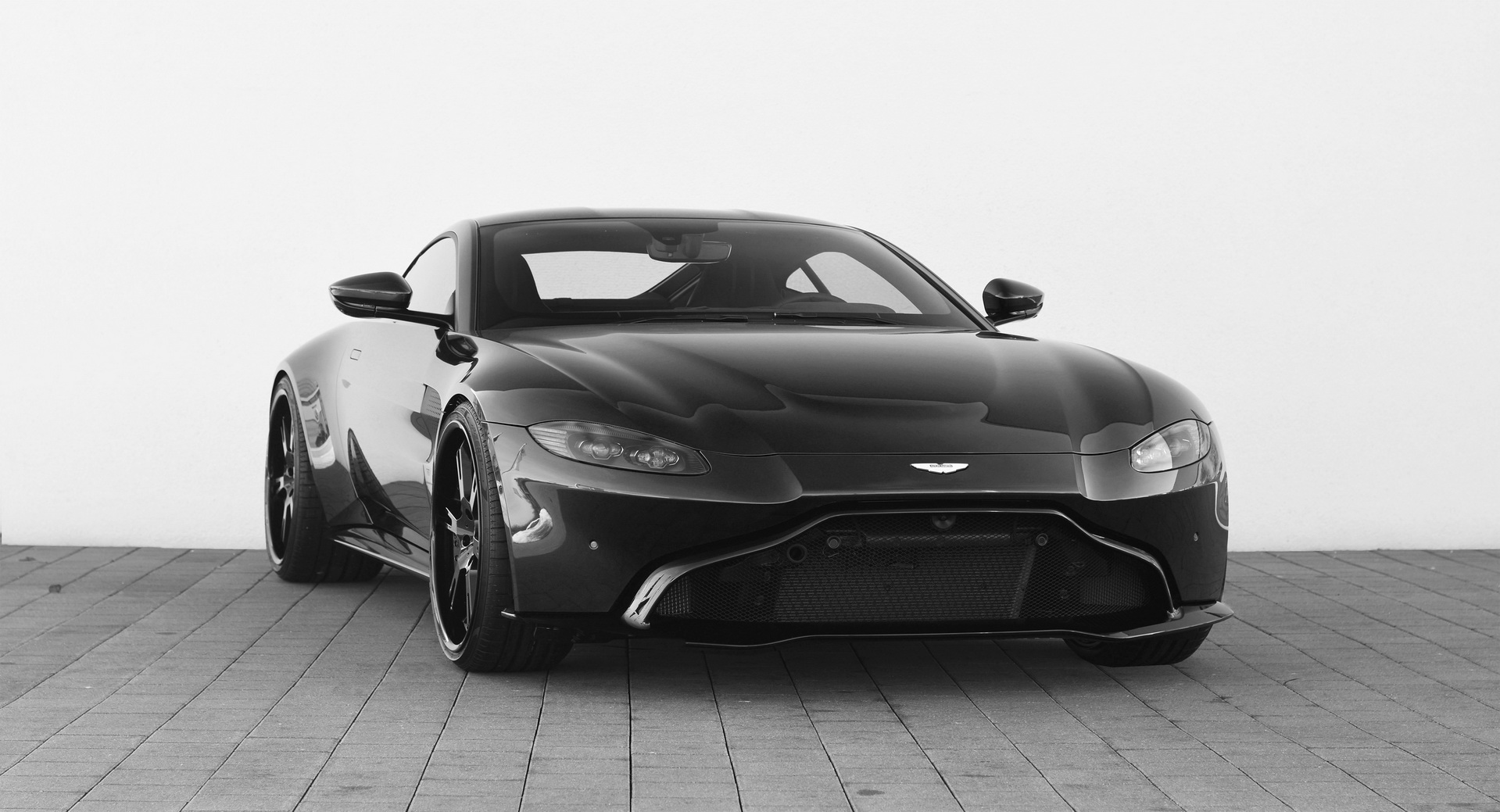 Aston-martin-vantage-wheelsandmore-03 Wheelsandmore Turns New Aston Martin Vantage Into 671HP Bruiser