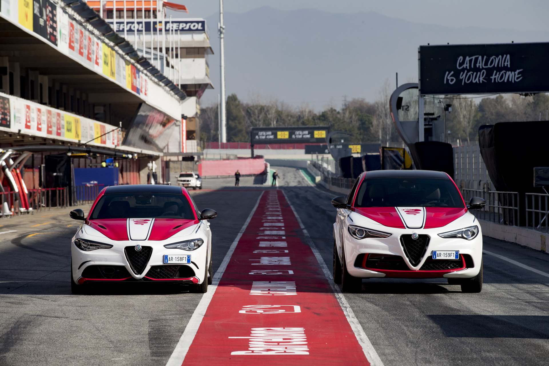 alfa romeo giulia stelvio qv racing 16 Alfa Romeo Giulia And Stelvio QV Racing Editions Reflect Bond With F1