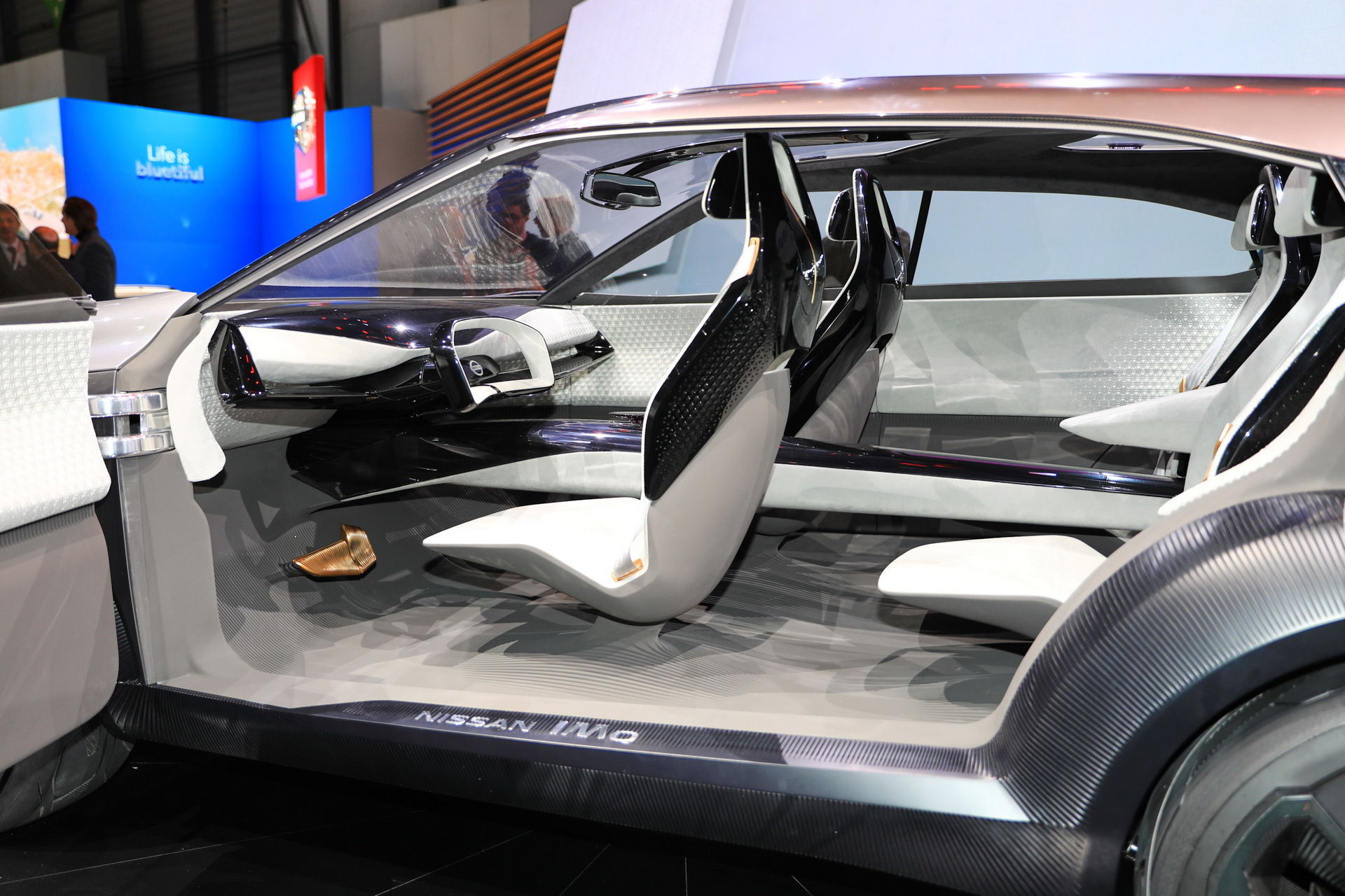 nissan unveils imq concept geneva 2 Nissan IMQ Concept Gives Us A Glimpse Of Its Future Crossovers