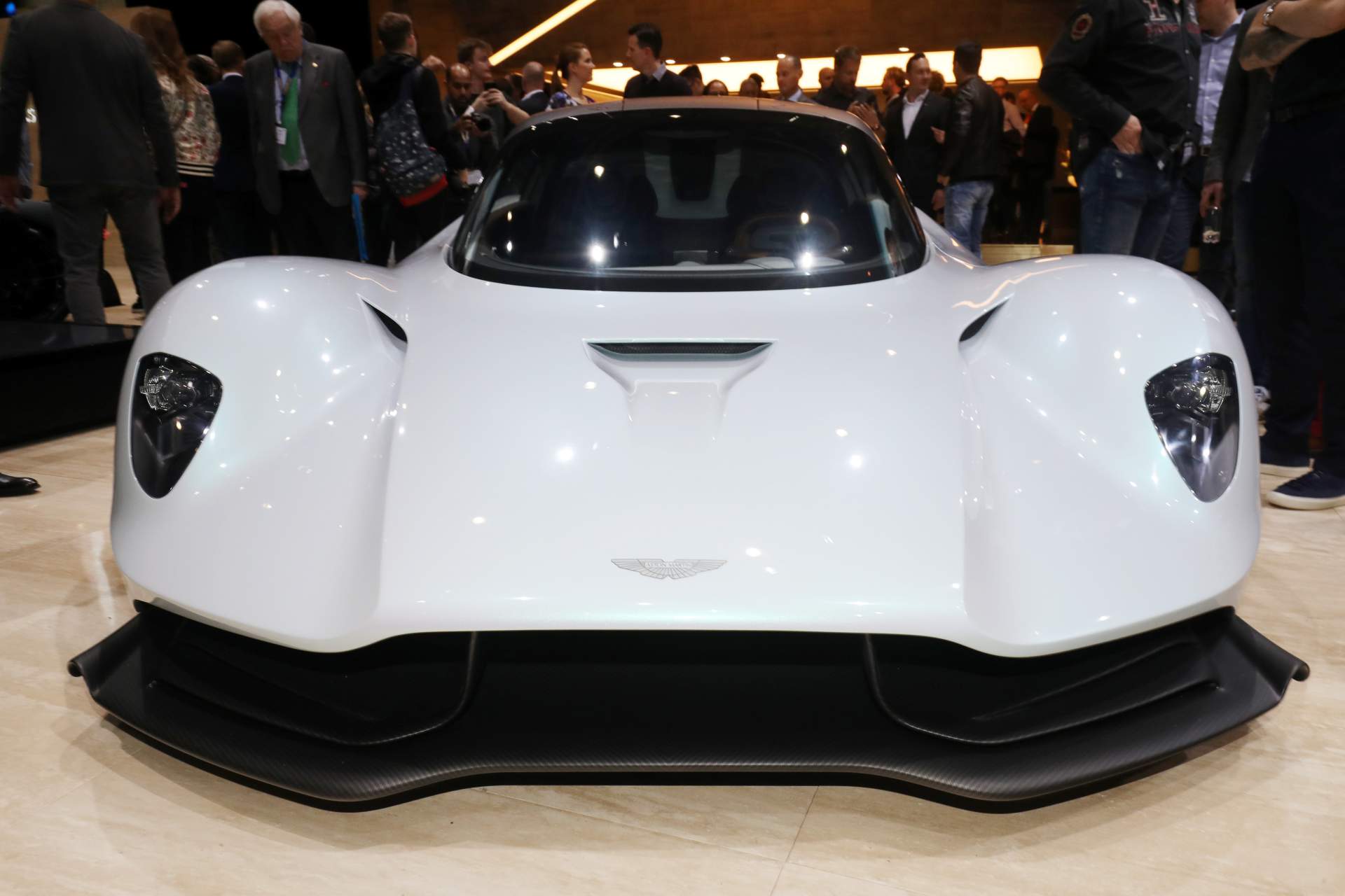 AM-RB 003 Concept 17 AM-RB 003 Concept Paves The Way For Aston Martin’s Third Mid-Engined Supercar