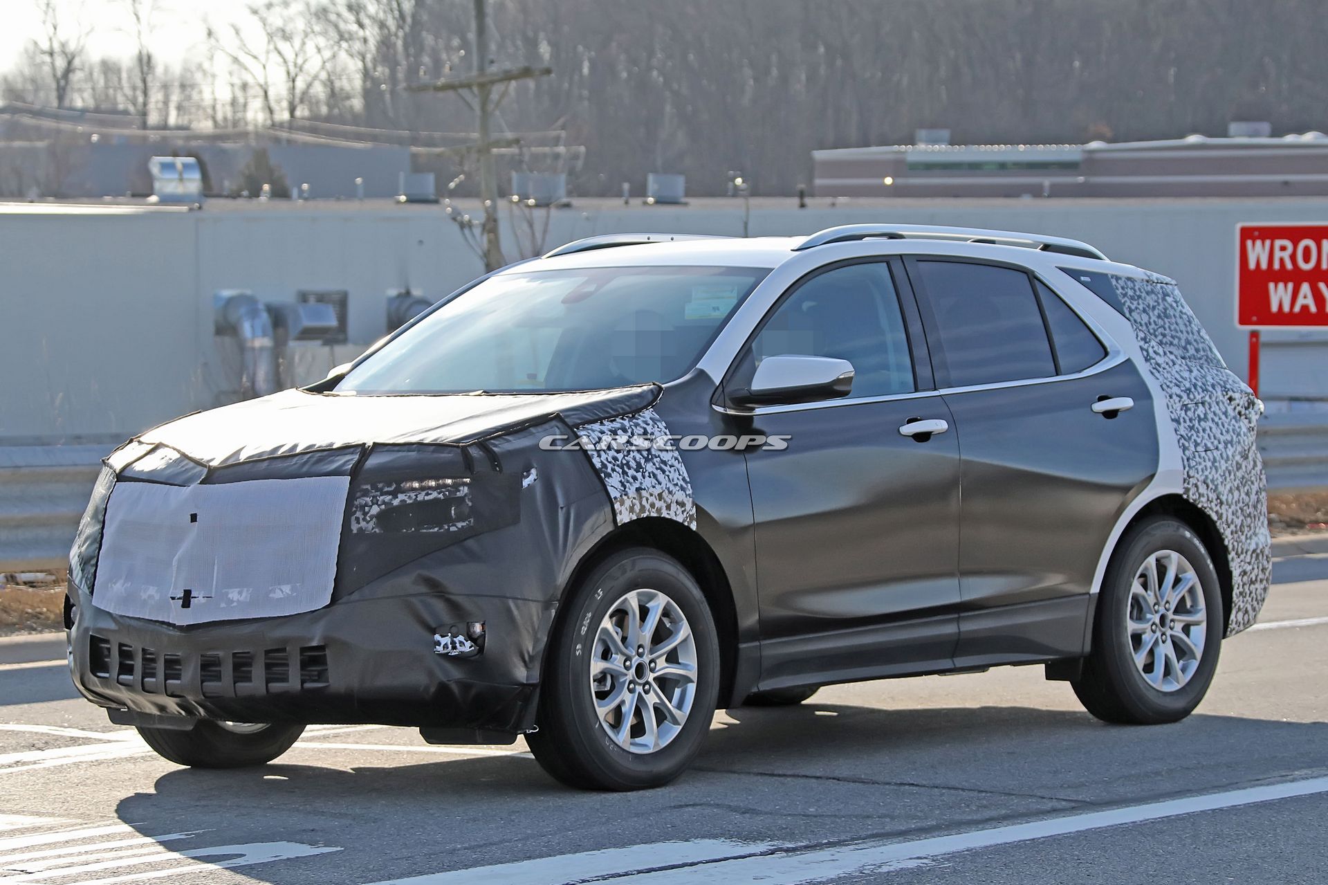 Chevrolet-Equinox-Spy-Shots-2 Facelifted Chevrolet Equinox To Have A Blazer-Inspired Front End