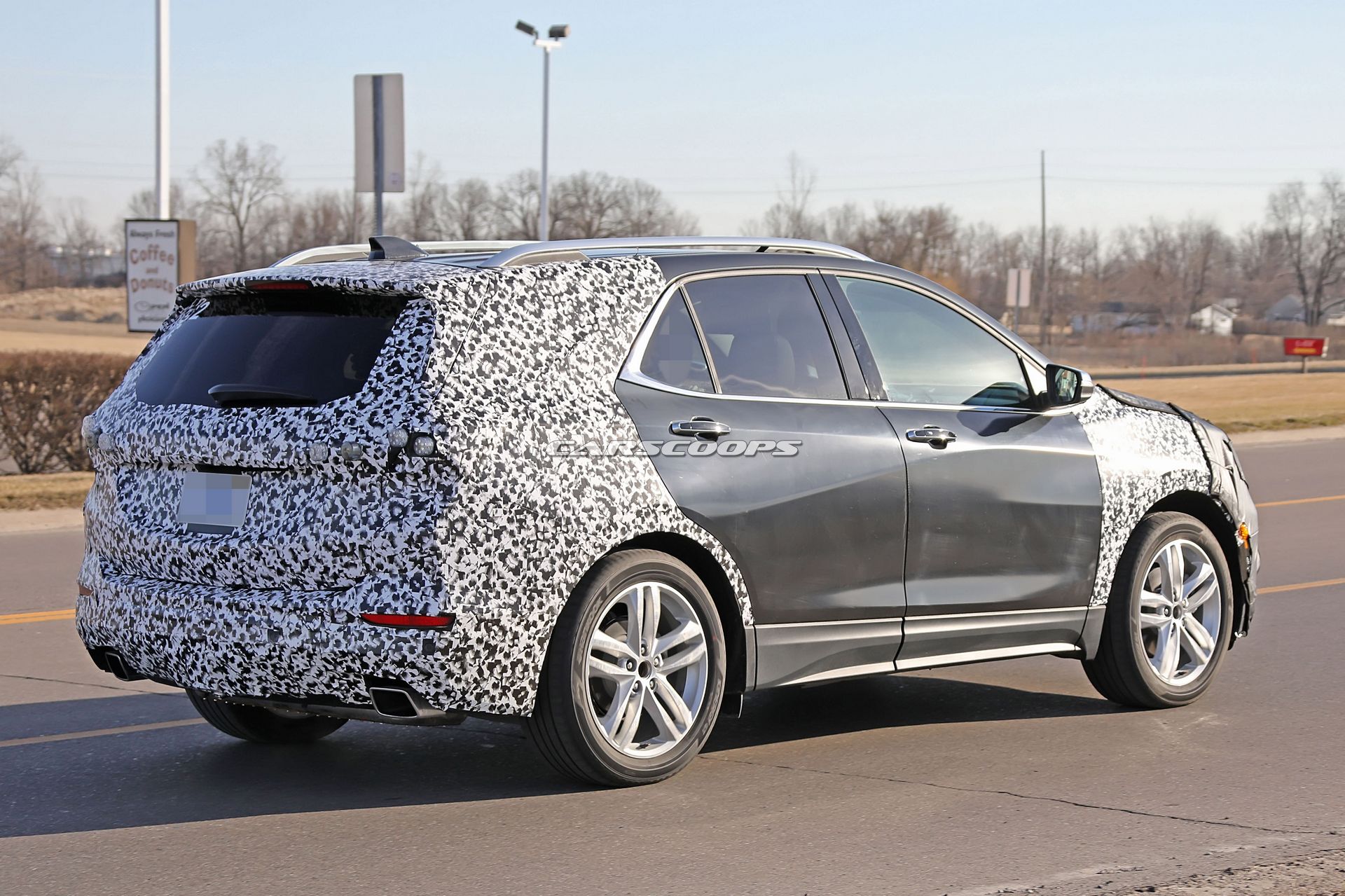 Chevrolet-Equinox-Spy-Shots-22 Facelifted Chevrolet Equinox To Have A Blazer-Inspired Front End
